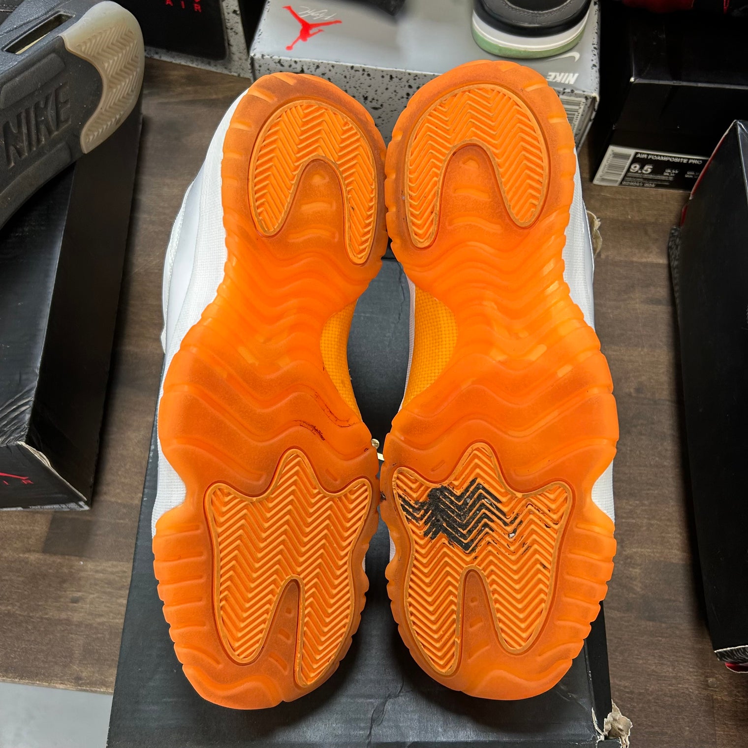 Citrus Jordan 11 Retro Low (2015) (USED, Replacement Box)