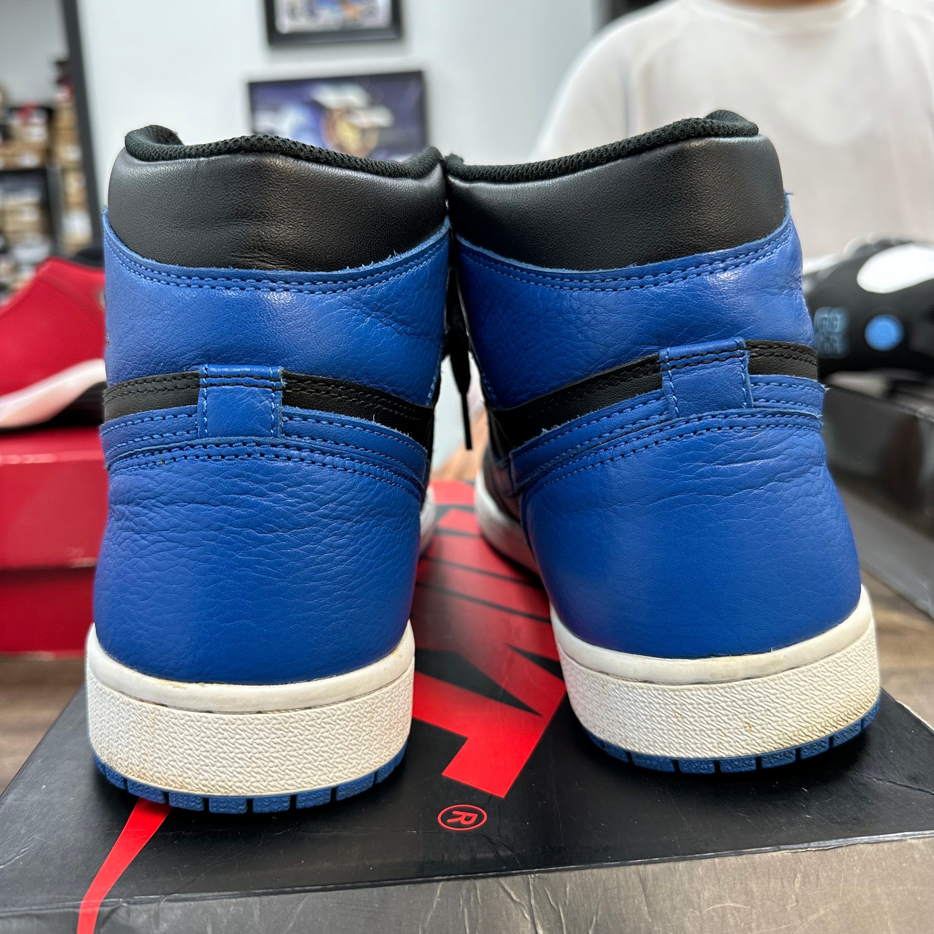 Jordan 1 Retro Royal (2017) (US 9.5) (USED) Size 9.5 (Pre-Owned) - Image 4