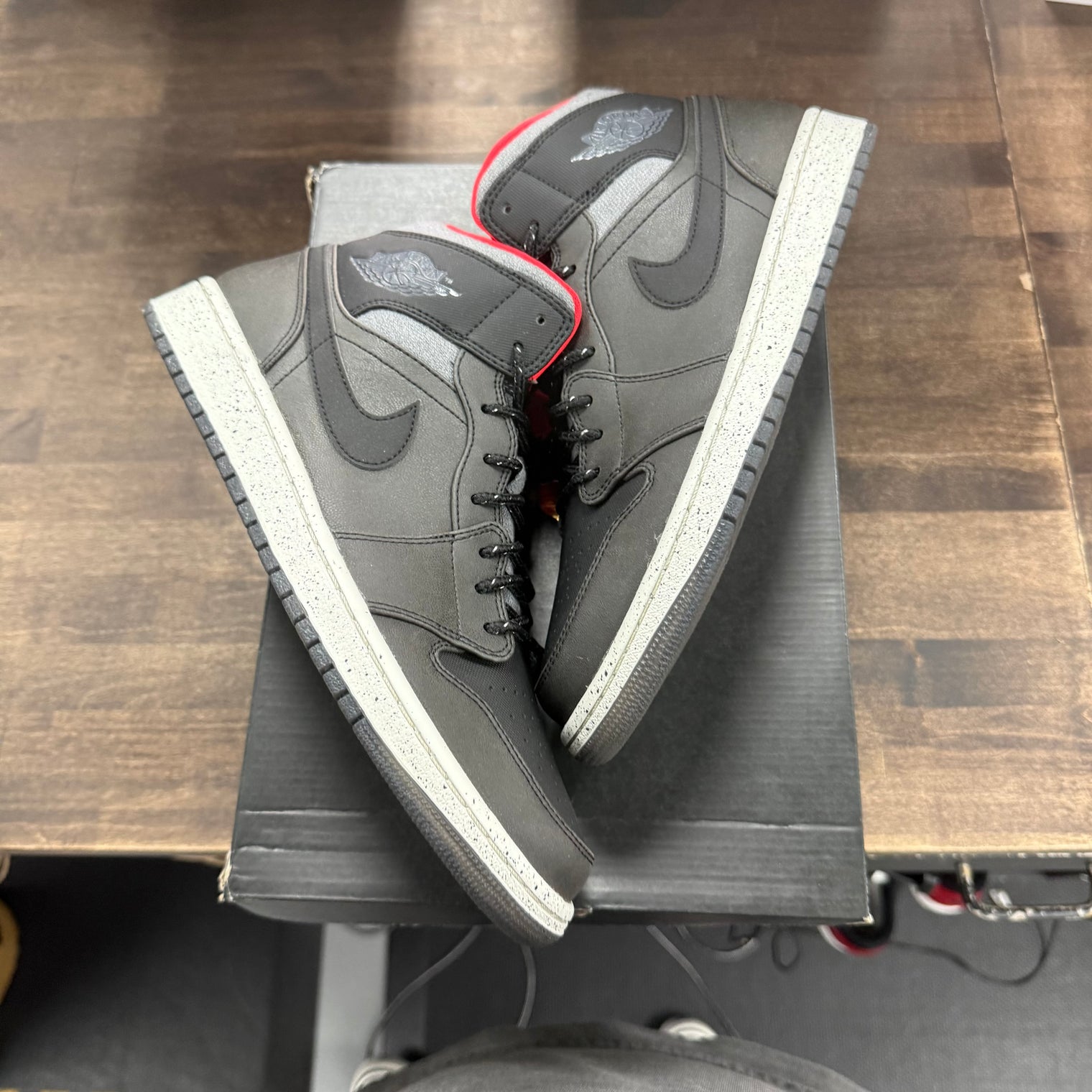 Holiday Jordan 1 Mid (2015) (Lightly Worn)