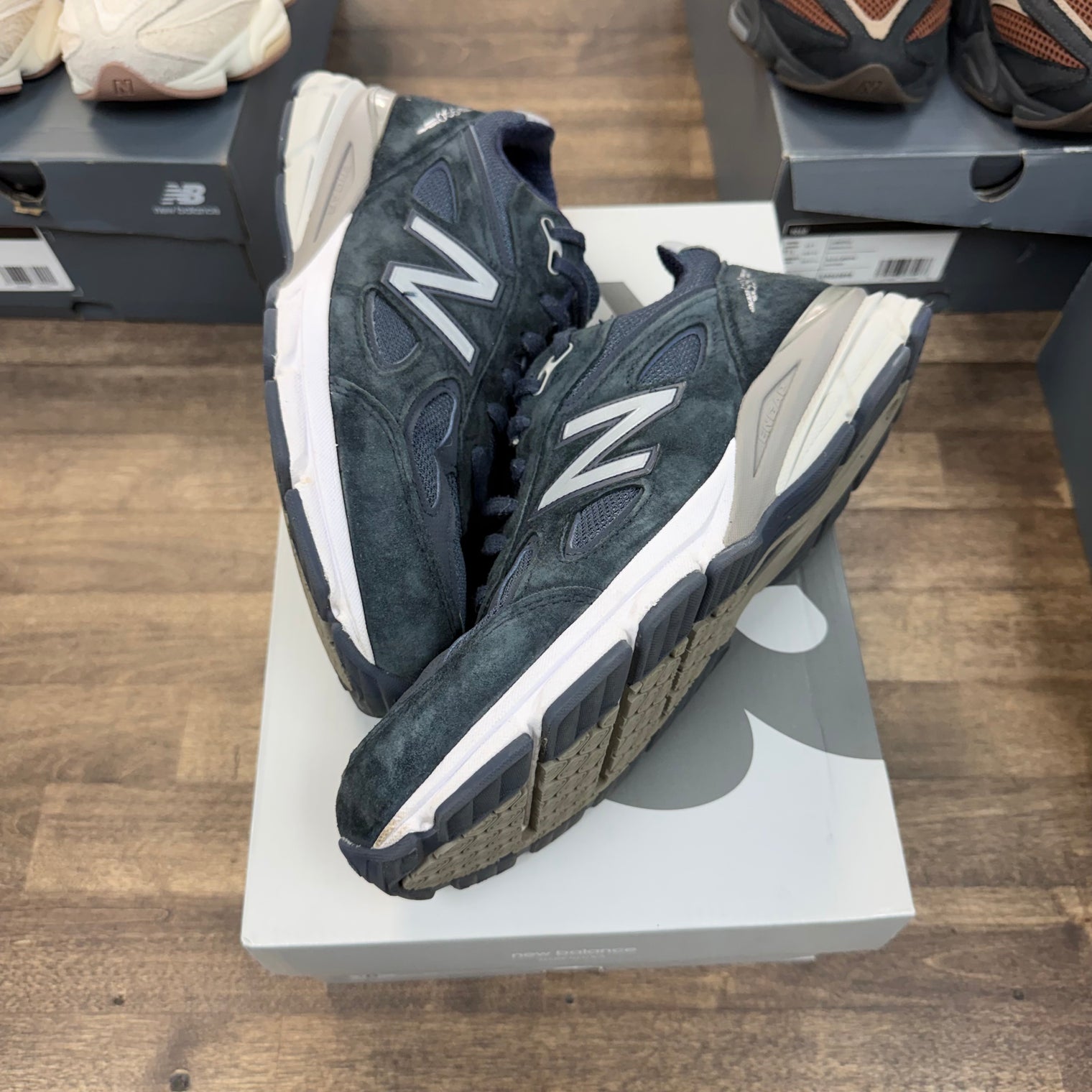 Navy MiUSA New Balance 990V4 (USED)