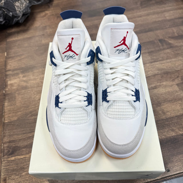 Navy Jordan 4 SB (Lightly Worn)
