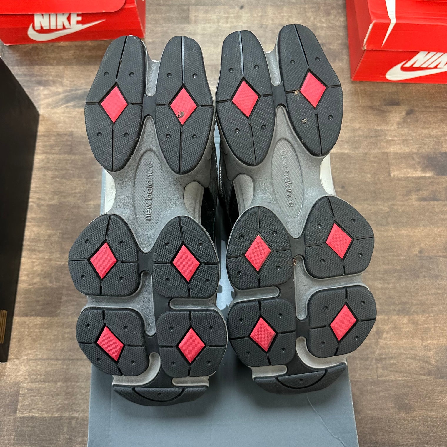 Black Castlerock New Balance 9060 (USED)