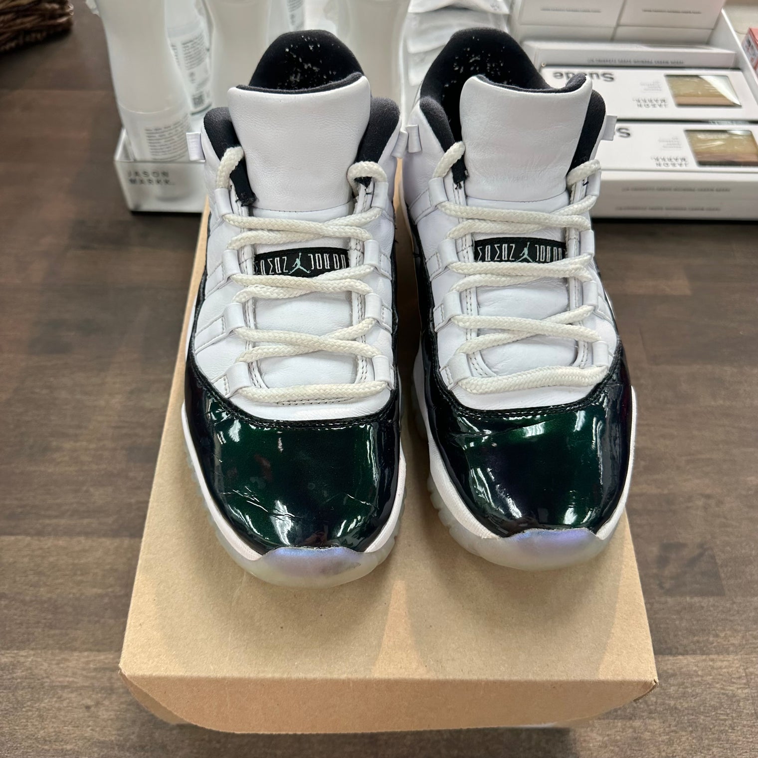 Emerald Jordan 11 Low (USED, No Box)
