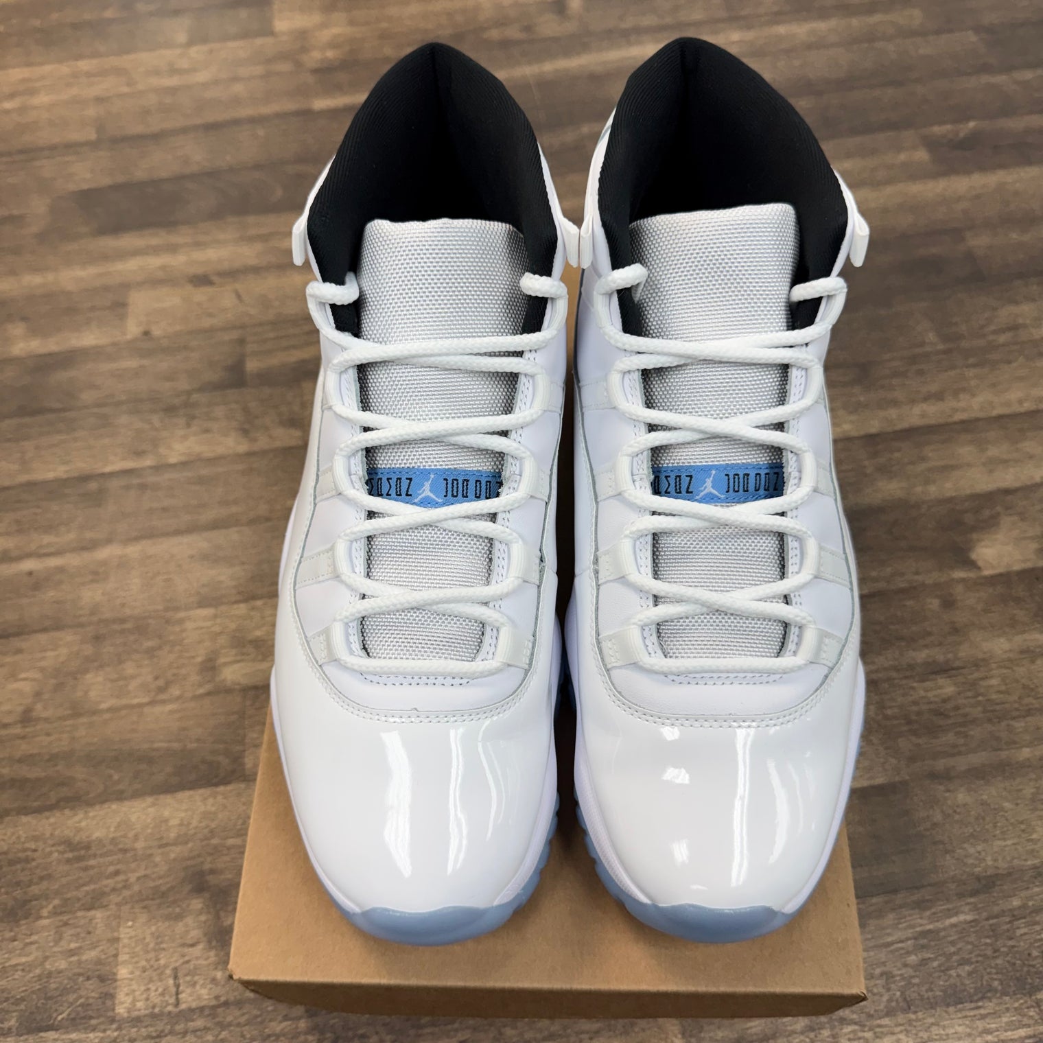 Legend Blue Jordan 11 (2024) (USED,No Box)