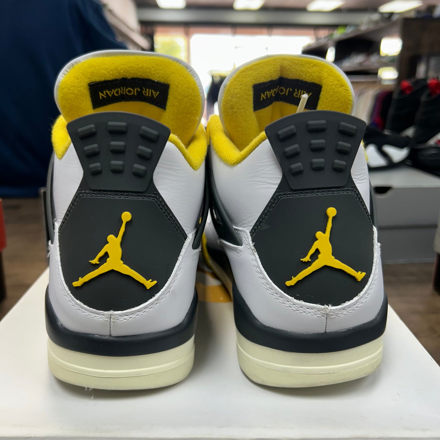 Sulfur Jordan 4 Retro (W) (USED)