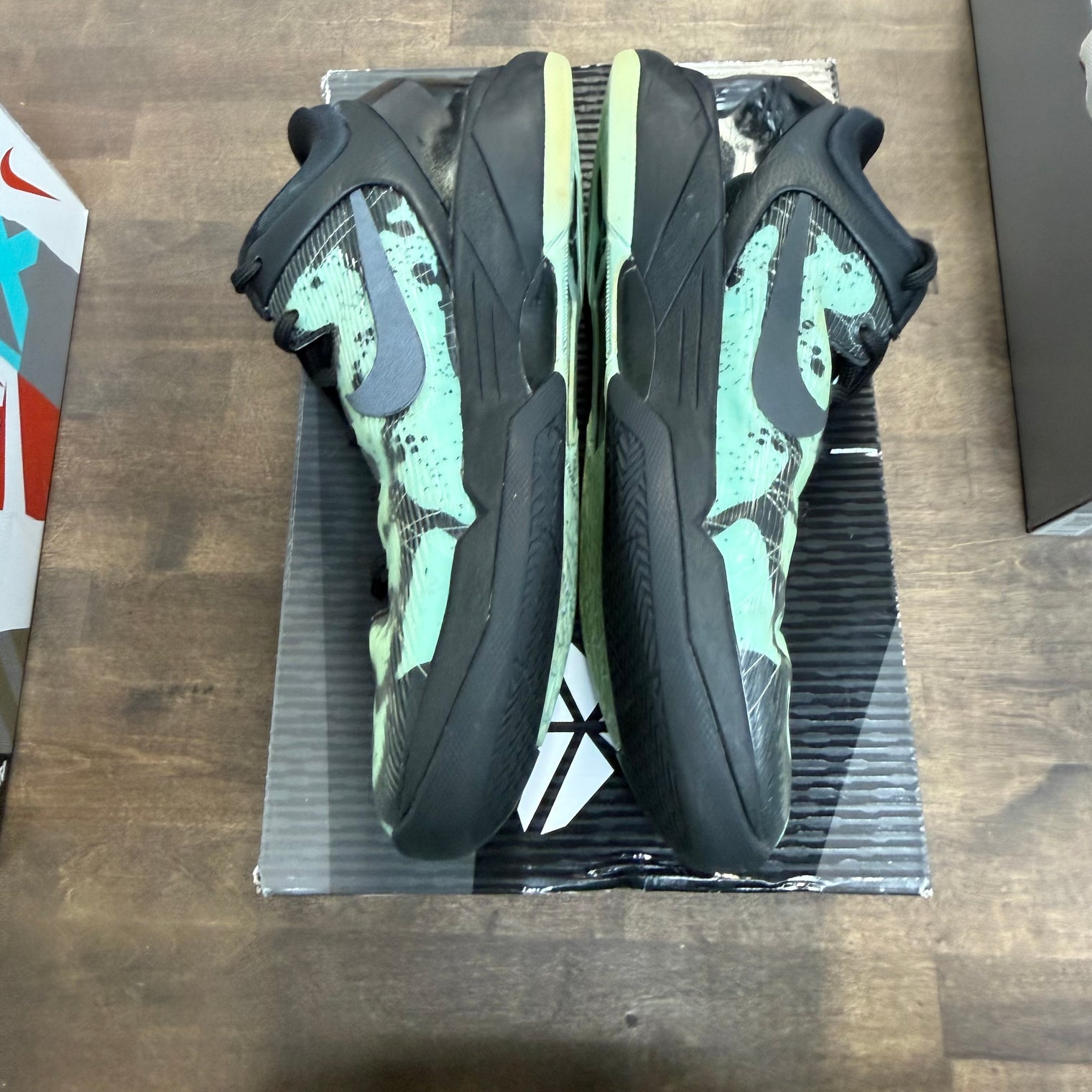 Poison Dart Frog (Mint) Nike Kobe 7 (USED)