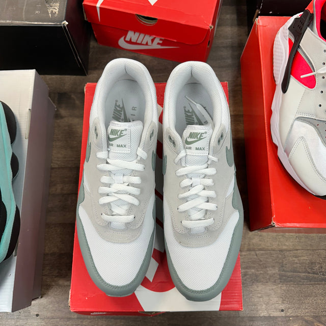 White Mica Green Nike Air Max 1 (USED)