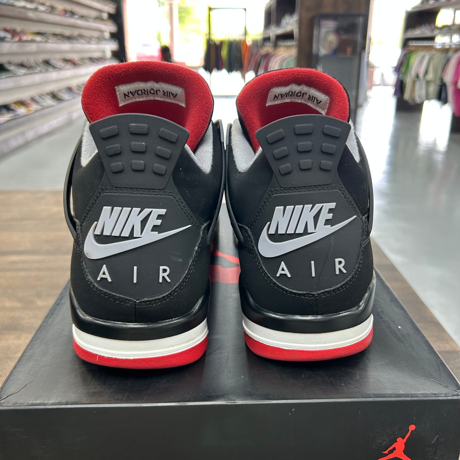 Bred Jordan 4 (2019) (USED)