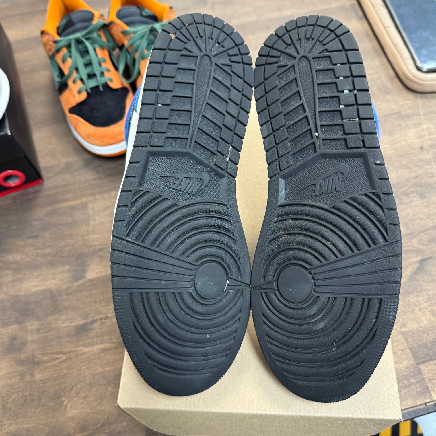 Signal Blue Jordan 1 Mid (Used,No Box)