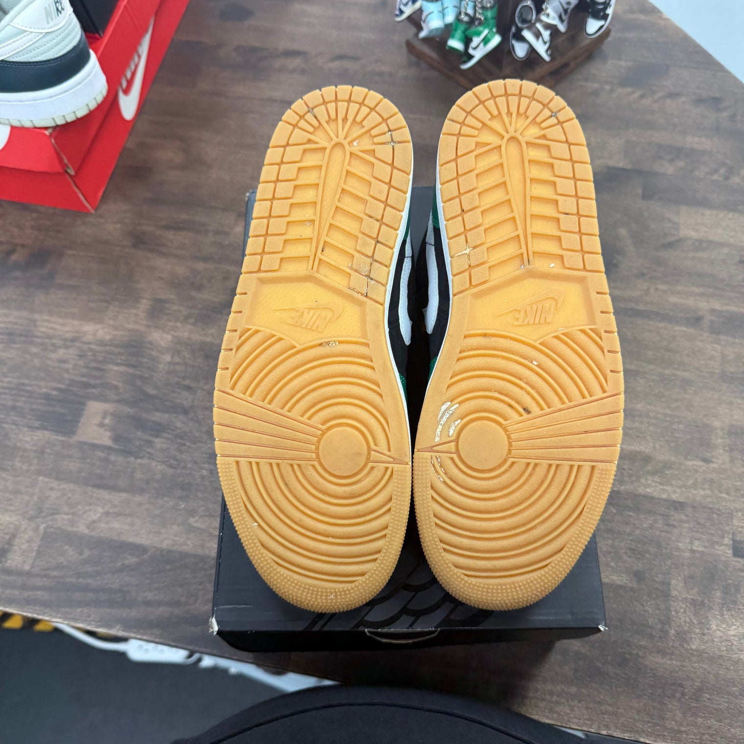 Holiday Special Jordan 1 Low SE (2022) (USED)