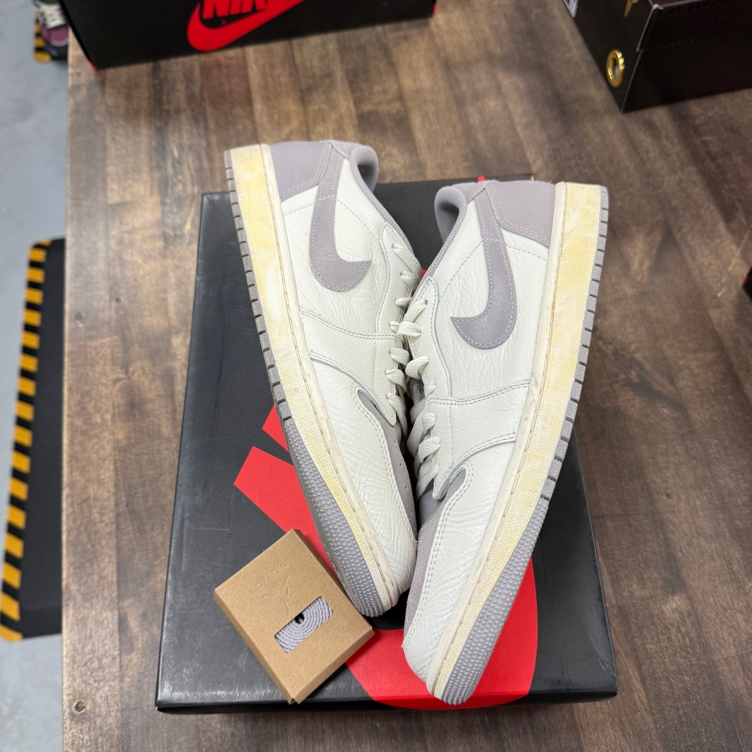 Atmosphere Grey Jordan 1 Low OG (USED)