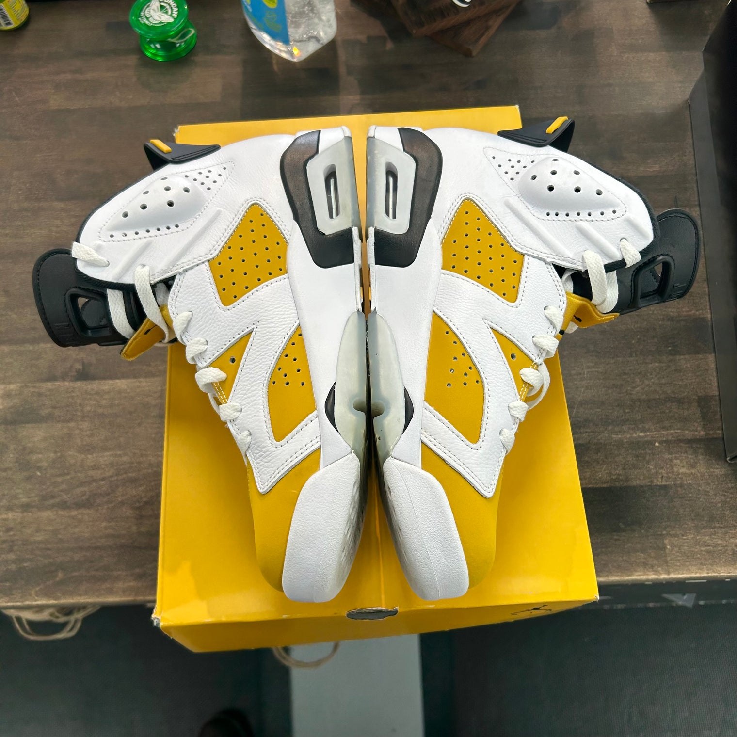 Ochre Jordan 6 Retro (USED)