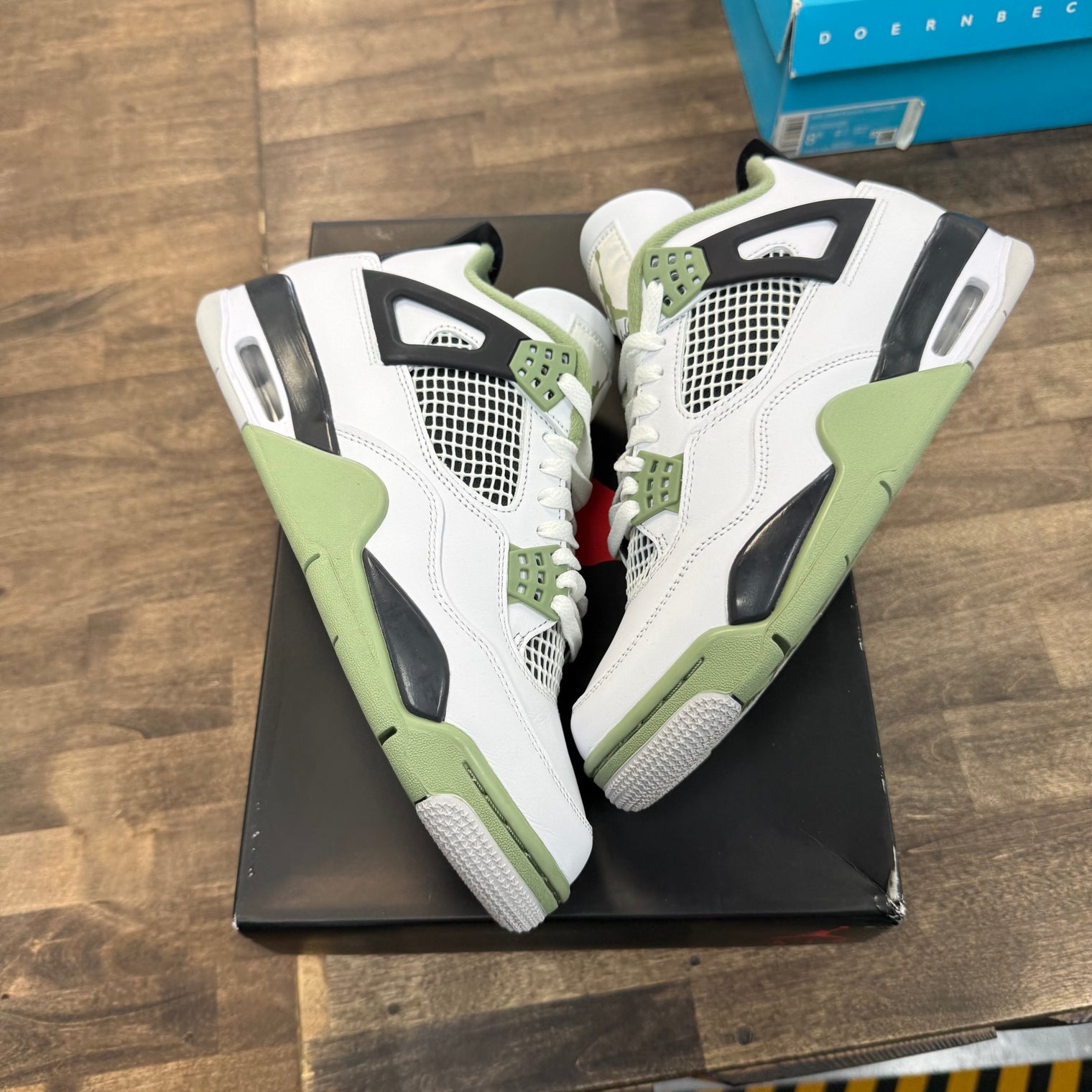 Jordan 4 Retro Seafoam (US 10W) (Lightly Worn)