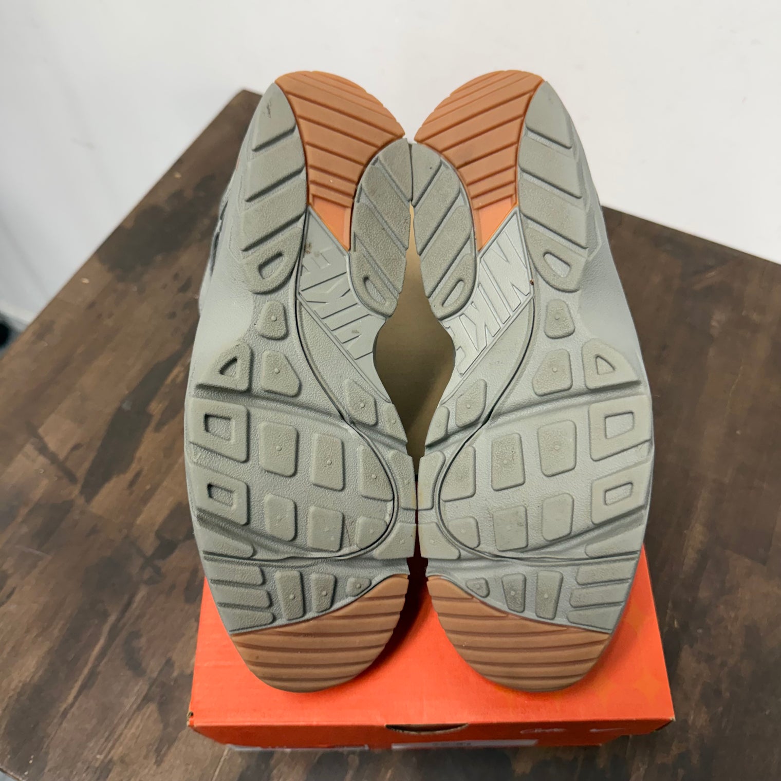 Corteiz Gully Grey Air Trainer Huarche (Used)