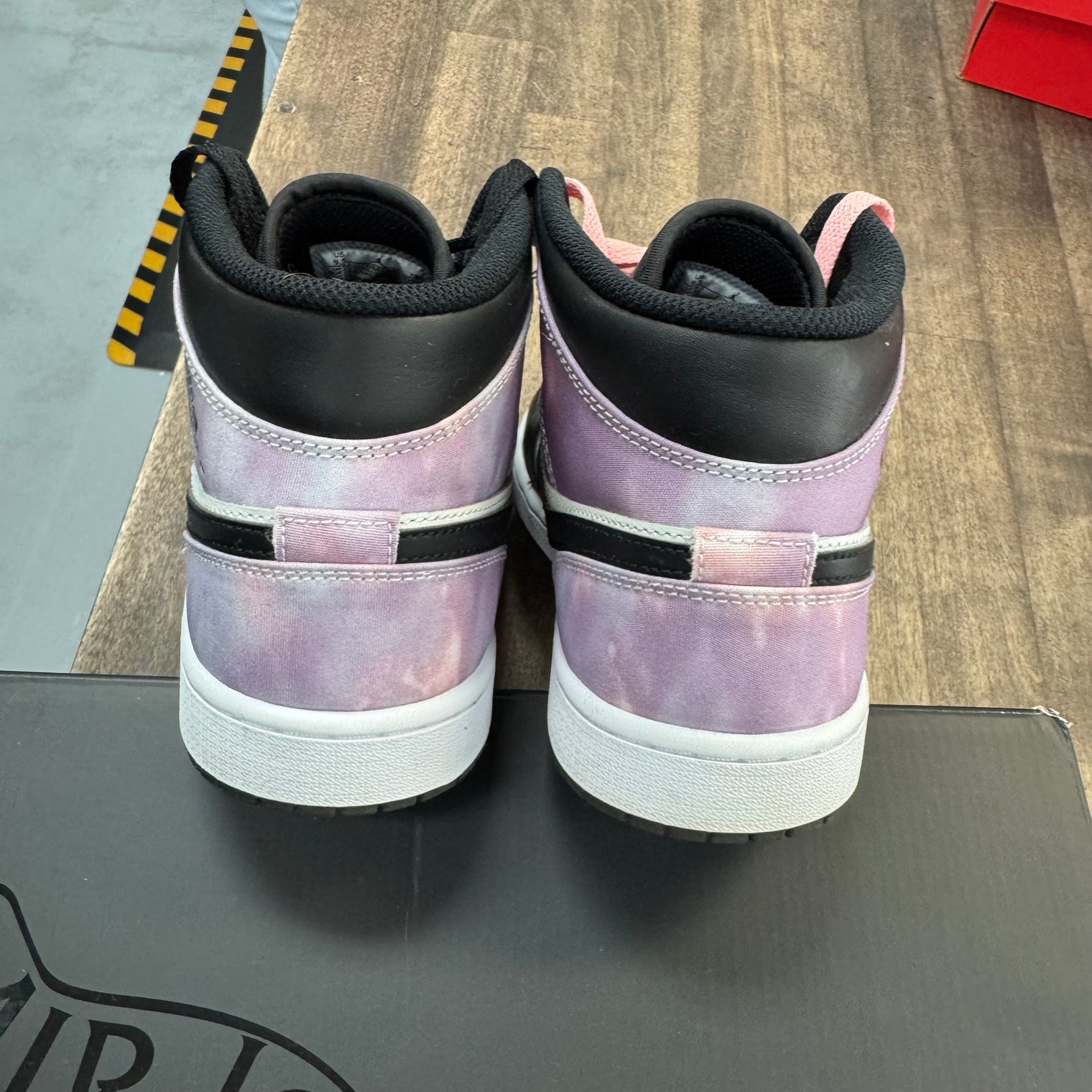 Zen Master Jordan 1 Mid SE (USED)