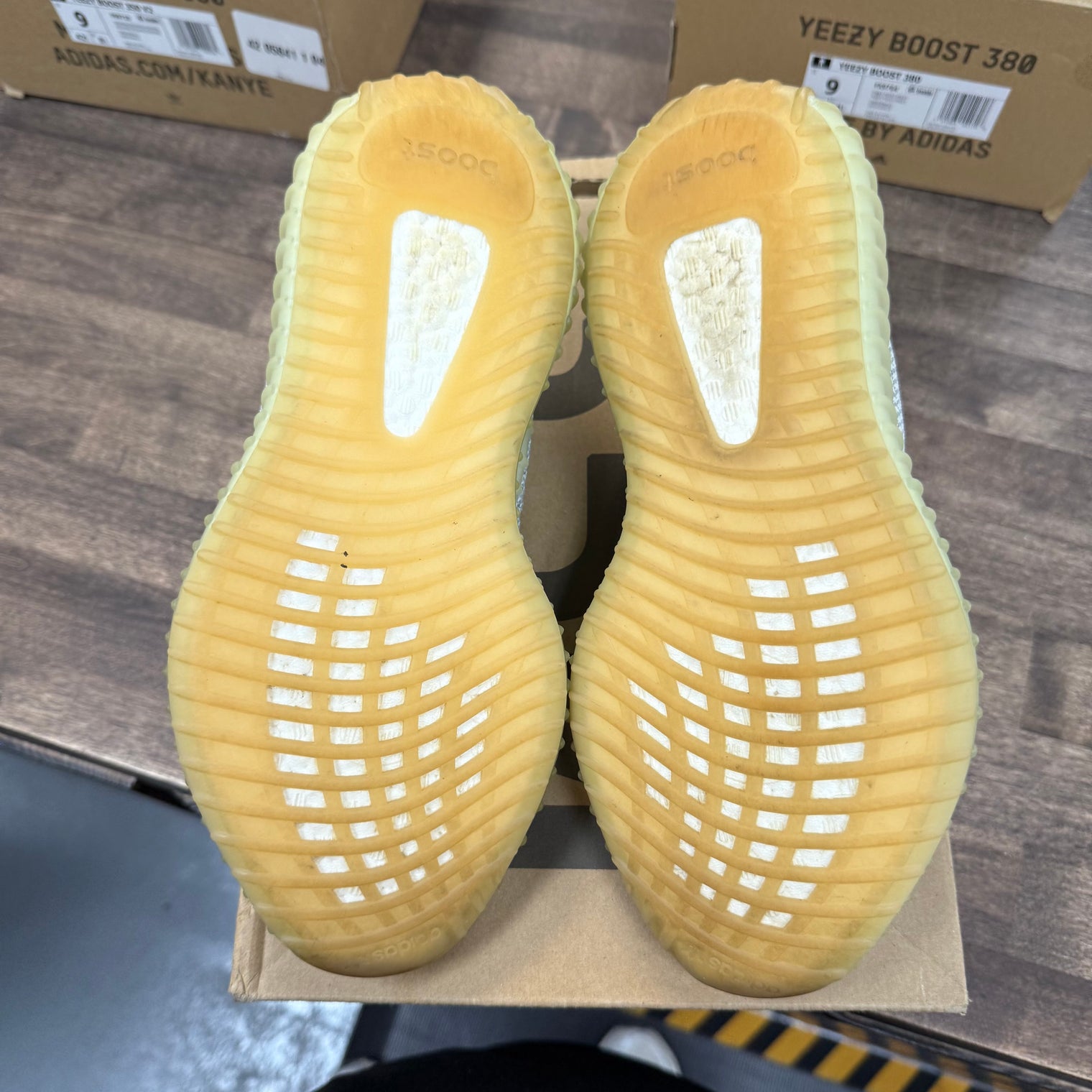 Yeshaya Yeezy 350 (USED)