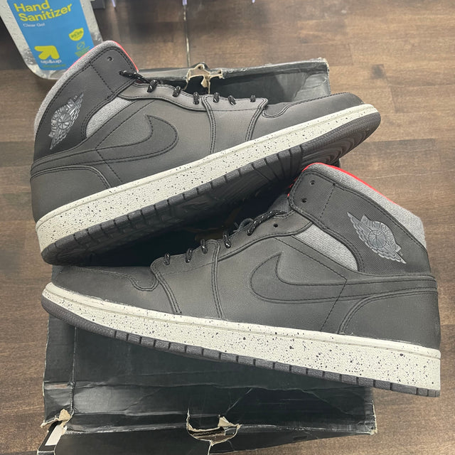 Holiday Jordan 1 Mid (USED)