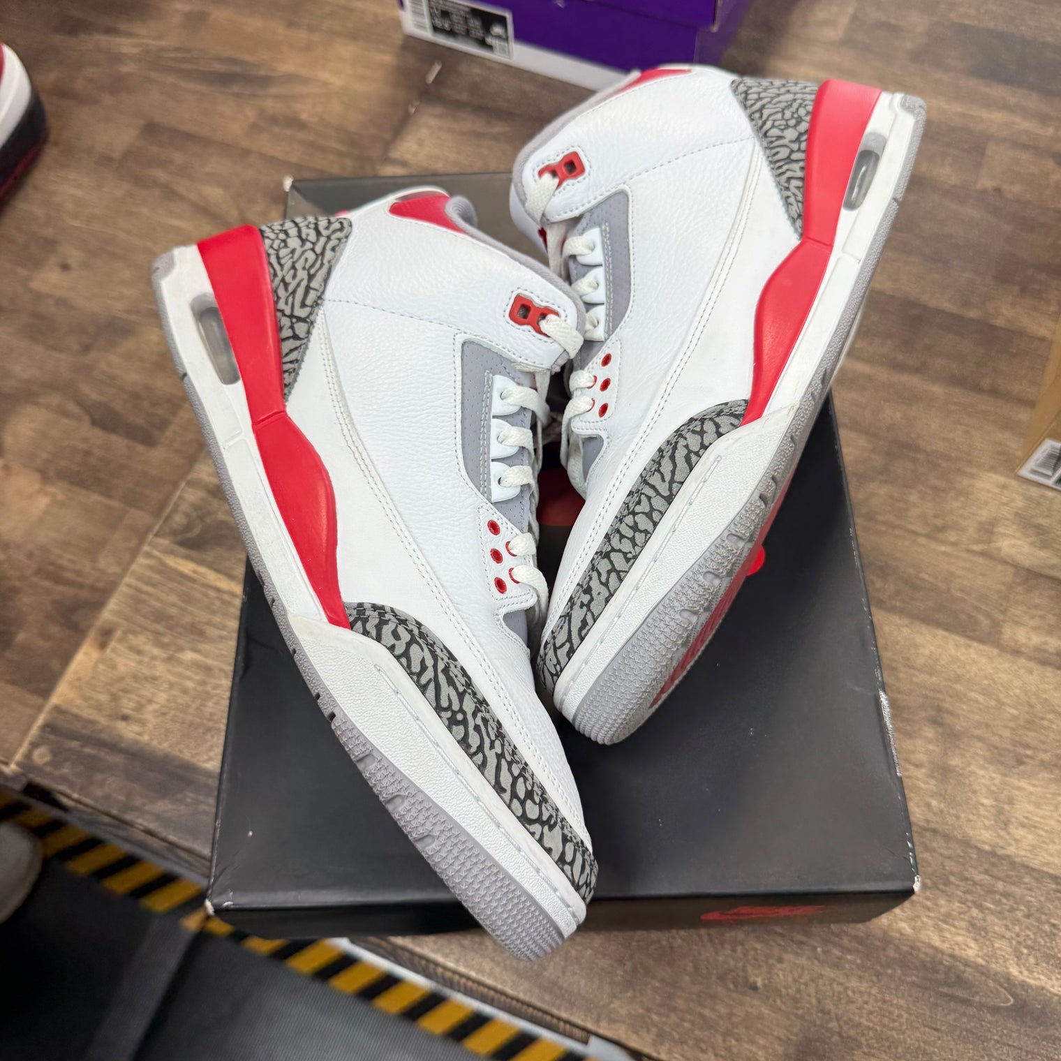 Fire Red Jordan 3 2020 (USED)