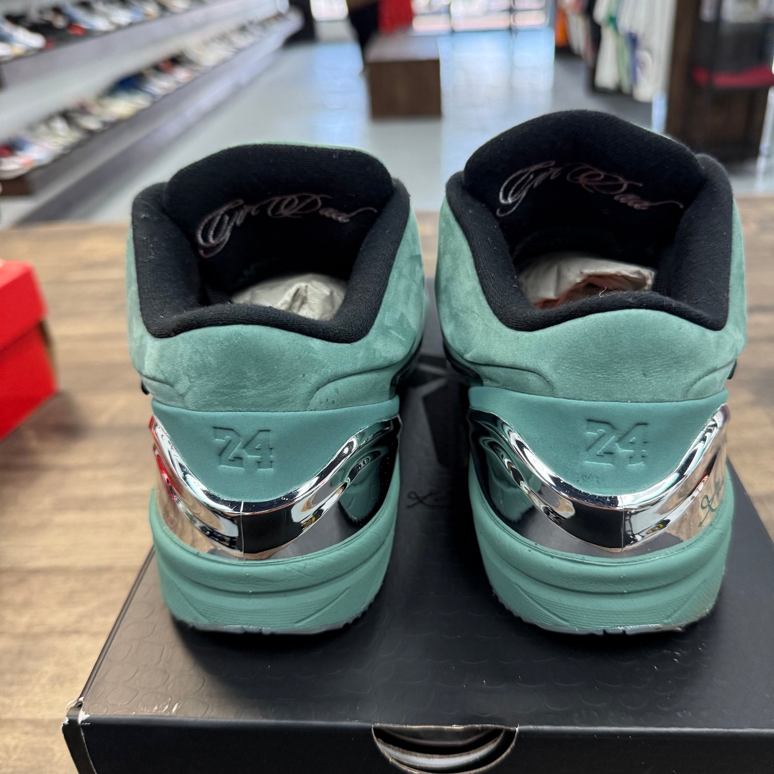 Girl Dad Nike Kobe 4 Protro (USED)