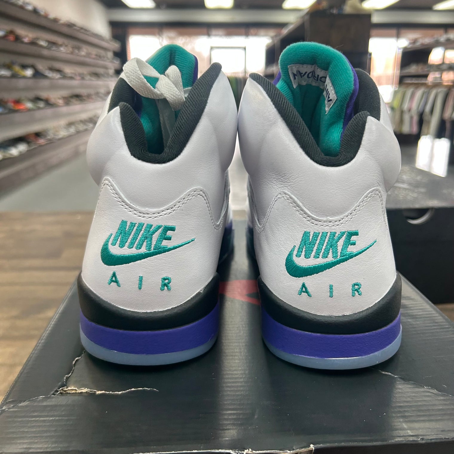 Jordan 5 Retro Grape (2025) (US 11.5) (USED)