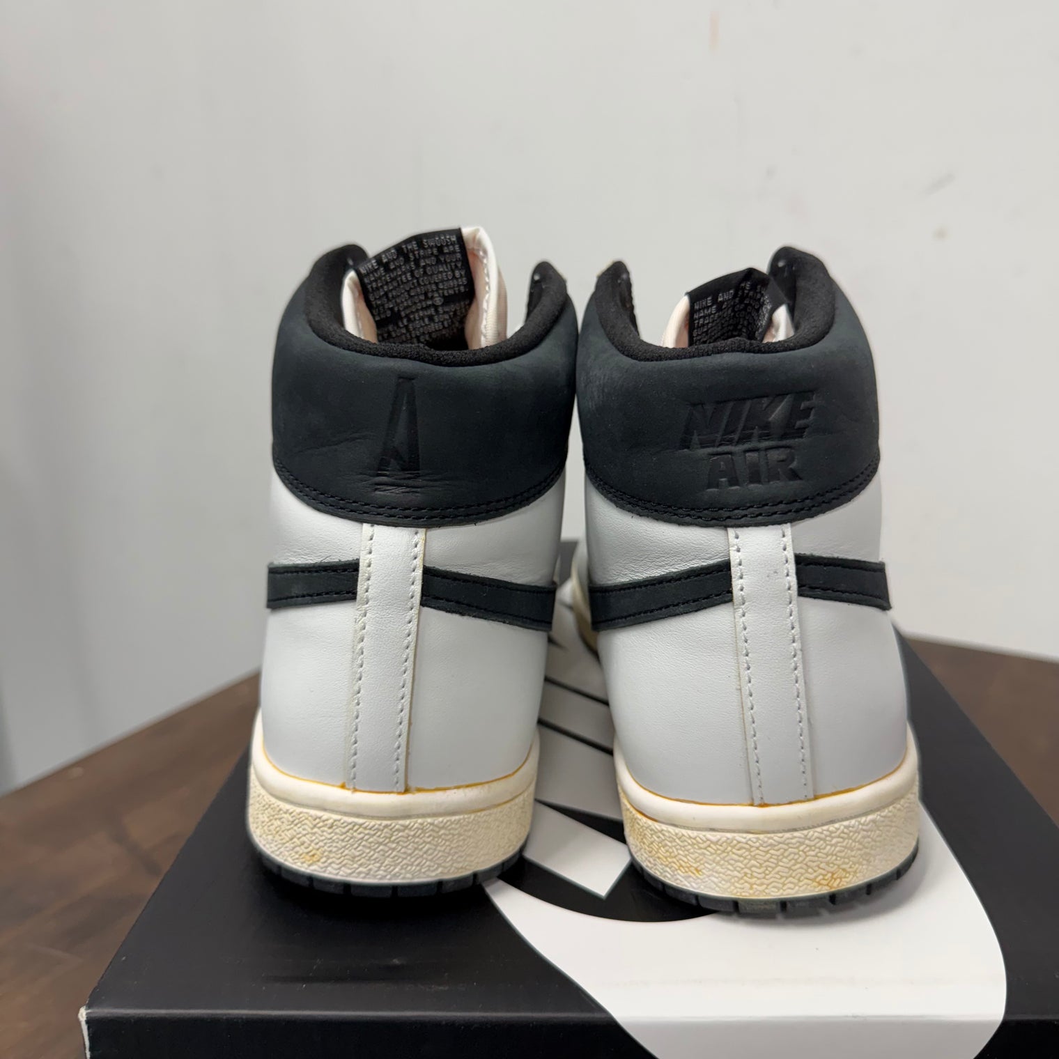 A Ma Maniere White Black Jordan Air Ship PE SP (USED)