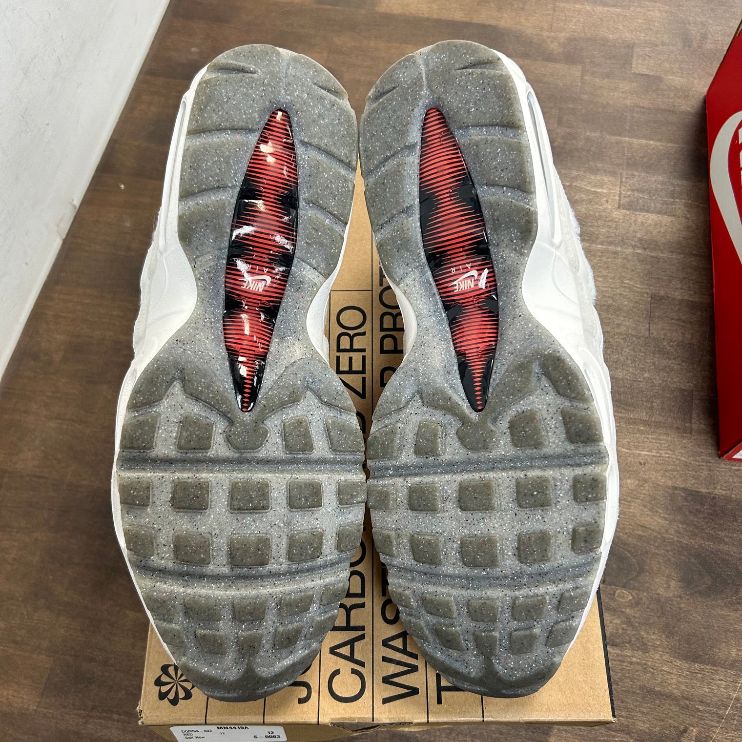 Light Bone Habanero Red Air Max 95 (USED)