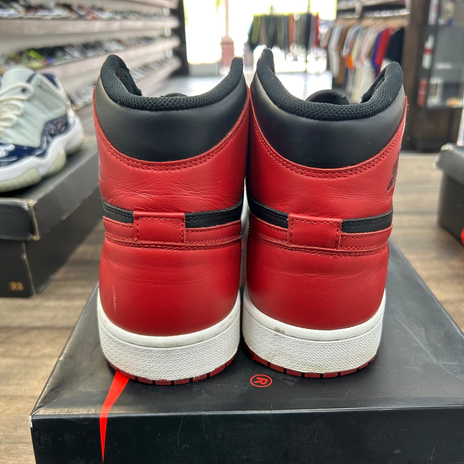 Bred Jordan 1 Retro (2013) (USED)