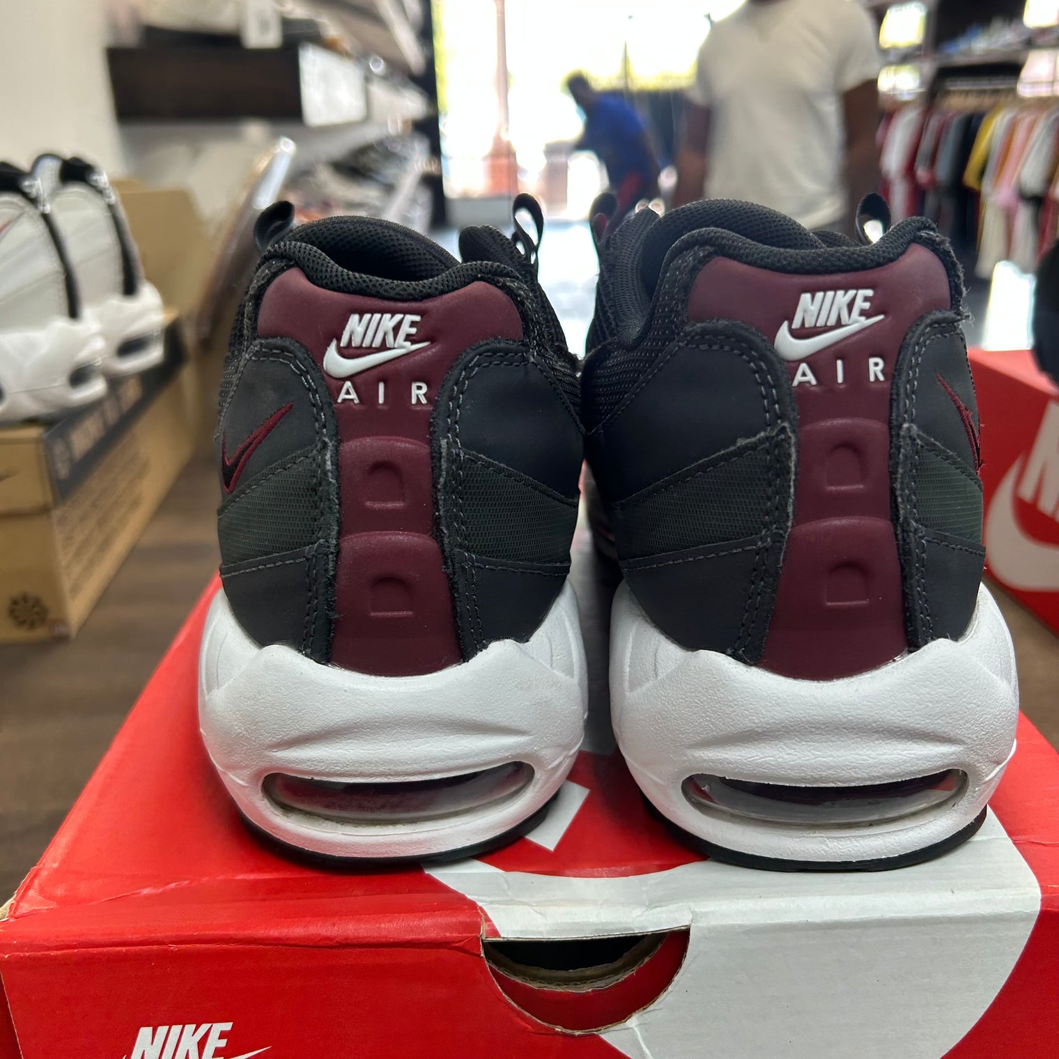 Anthracite Team Red Air Max 95 (USED)