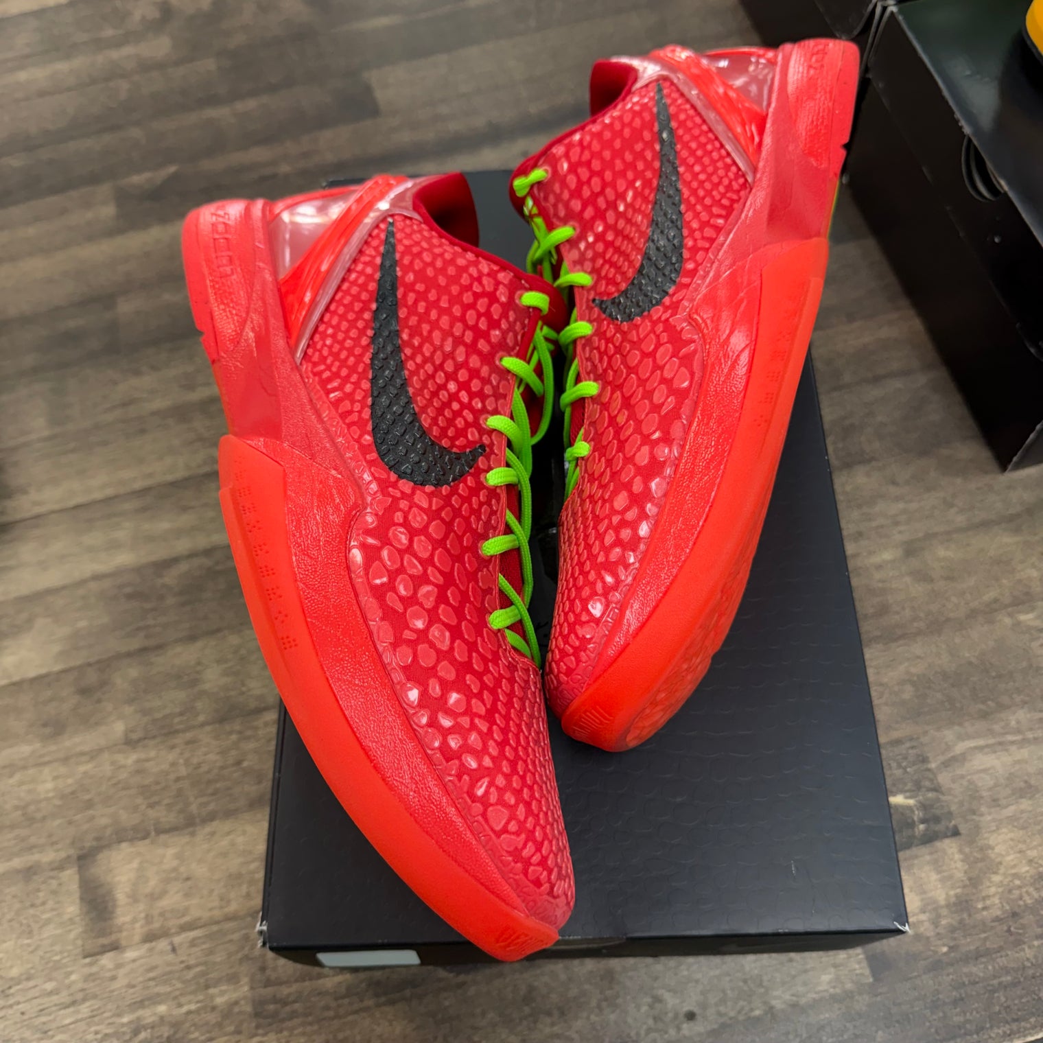 Reverse Grinch Nike Kobe 6 Protro (USED)