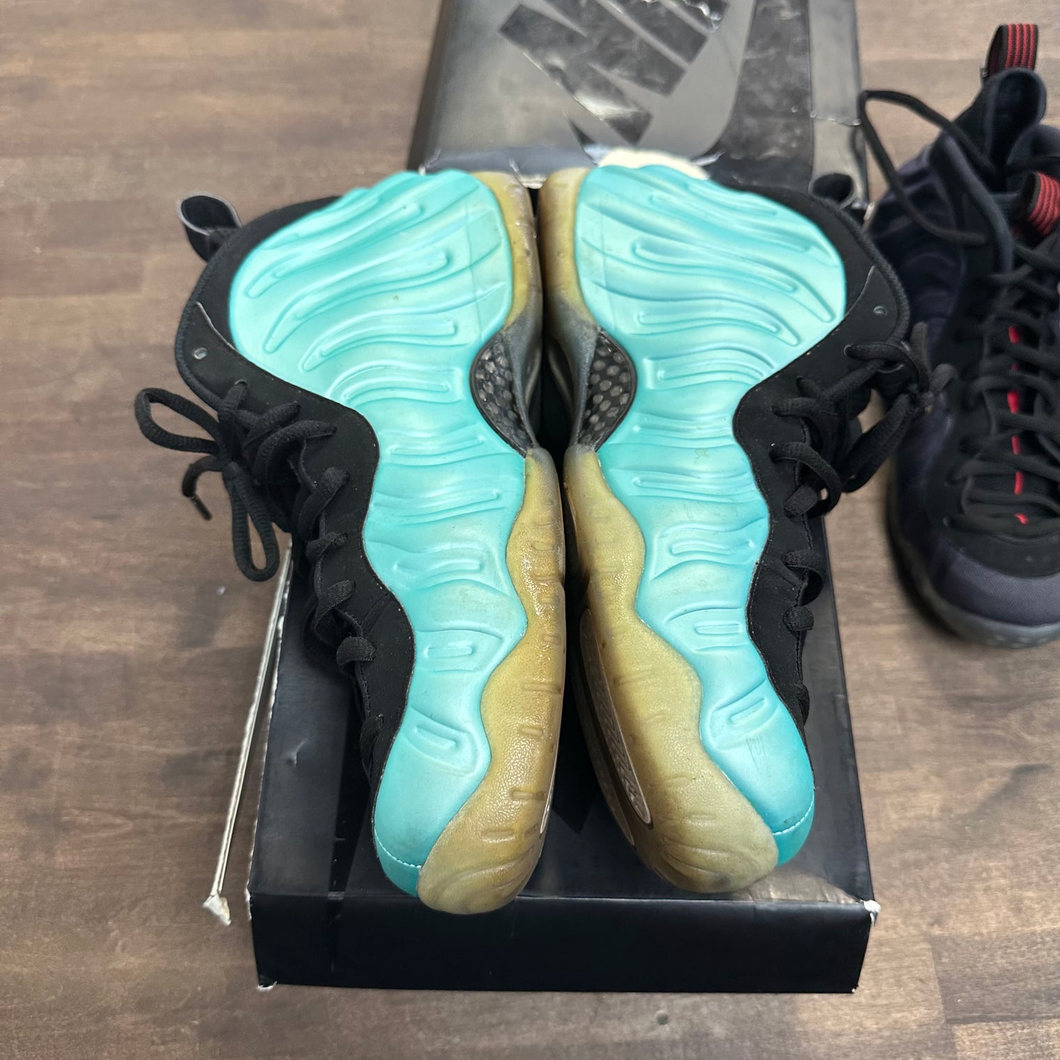 Island Green Nike Foamposite (USED)
