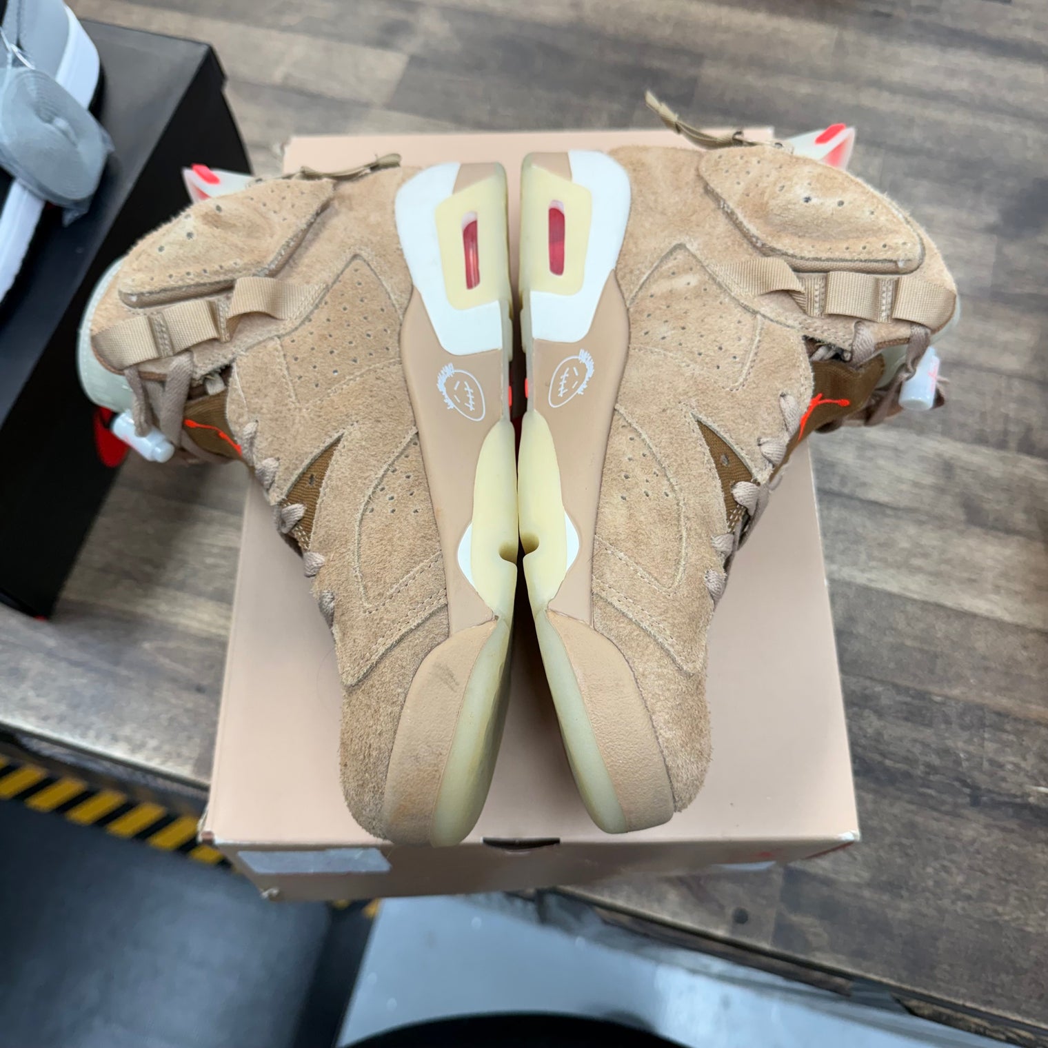 Travis Scott British Khaki Jordan 6 Retro (USED)