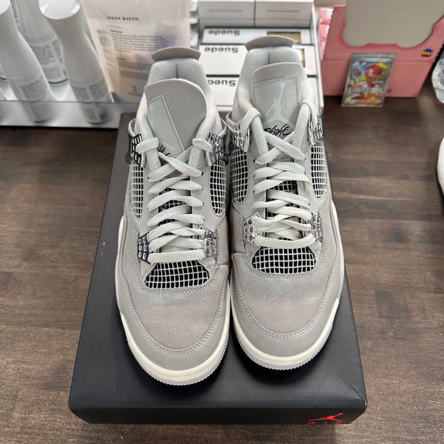 Frozen Moment Jordan 4 (W) (USED)