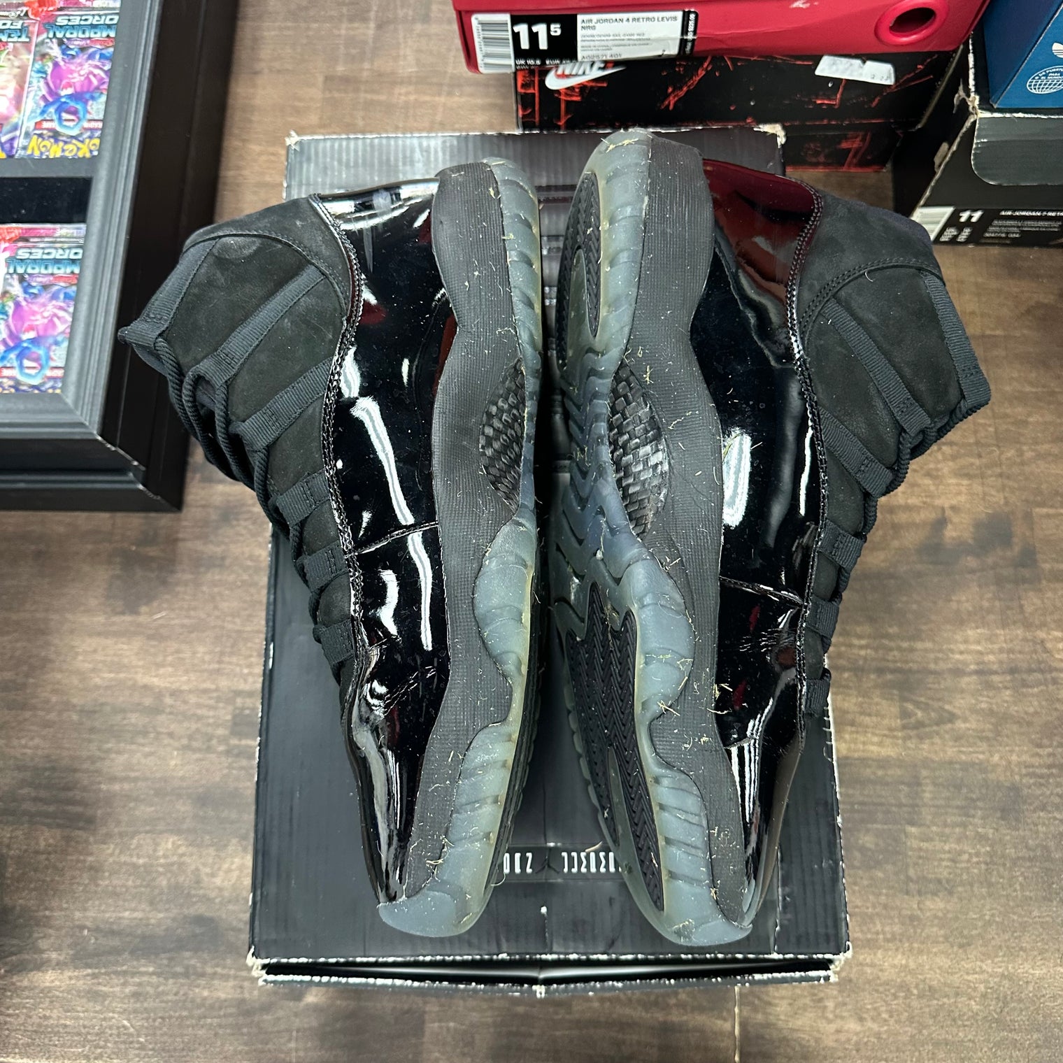 Cap and Gown Jordan 11 Retro (USED)