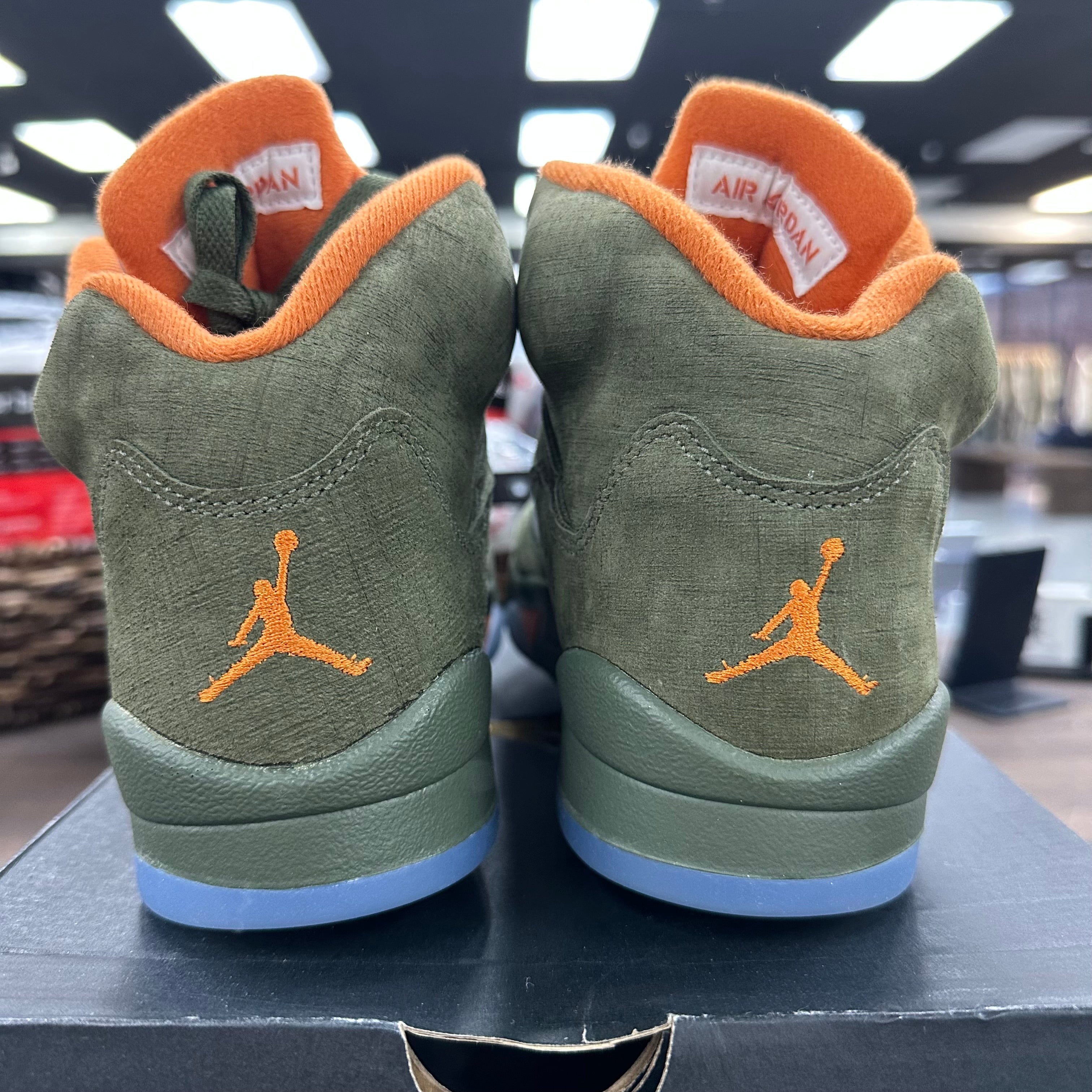 Jordan 5 Retro Olive (2024) (US 7Y) (USED) Size 7Y (Pre-Owned) - Image 4
