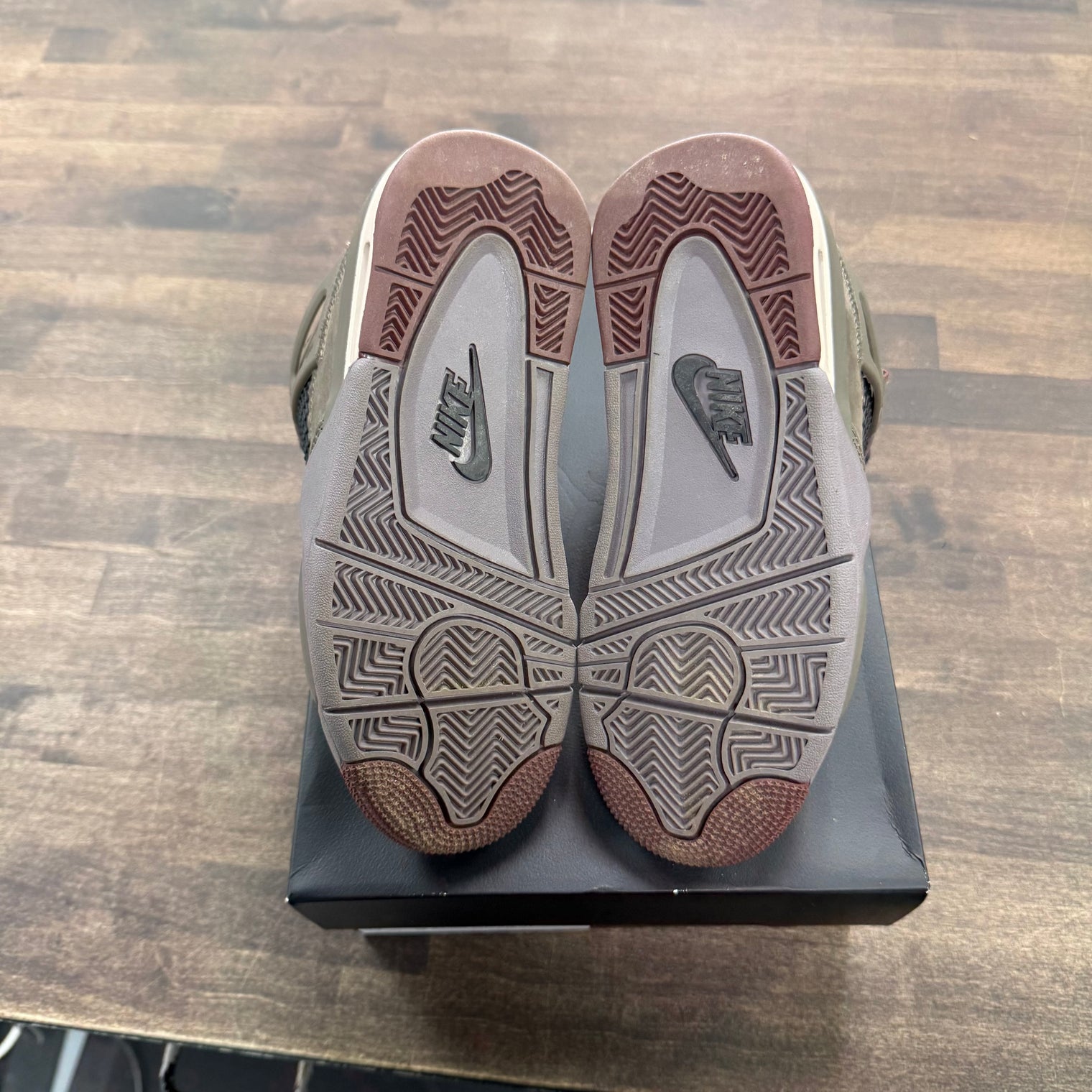 Jordan 4 Retro SP A Ma Maniére Dark Mocha (US 4) (Lightly Worn, Replacement Box)