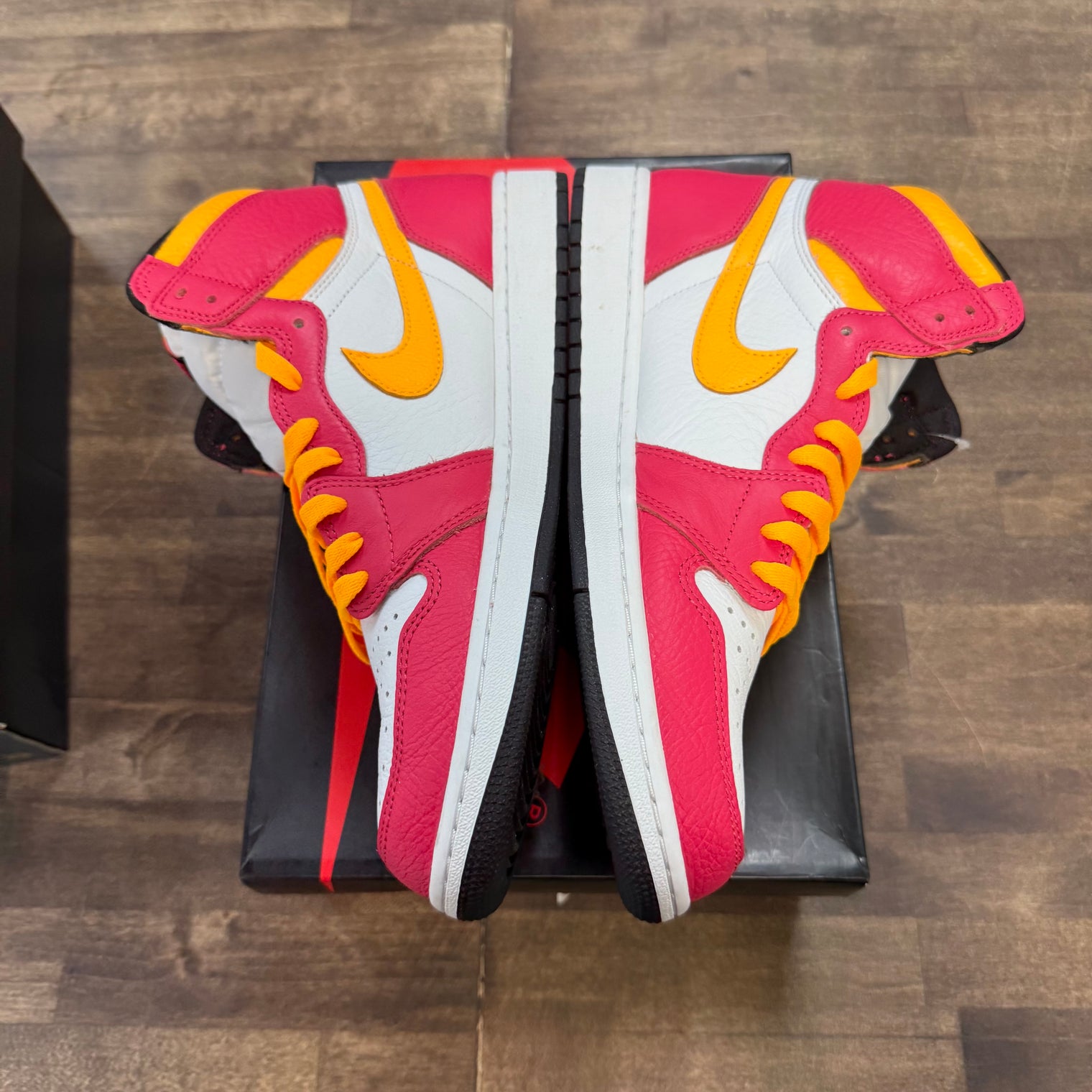 Light Fusion Red Jordan 1 High (USED)