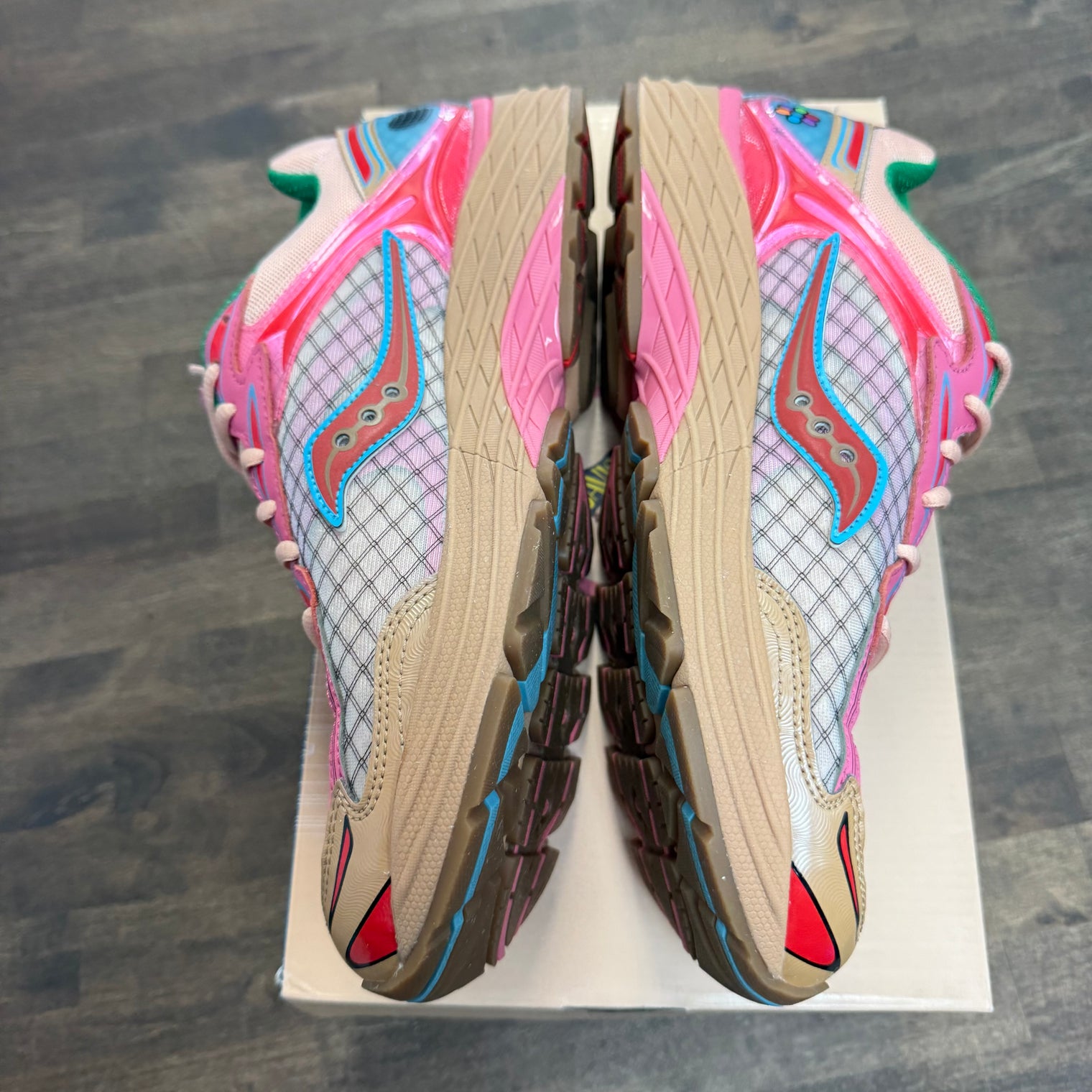 Saucony ProGrid Omni 9 Jae Tips To Do List Tan (USED)