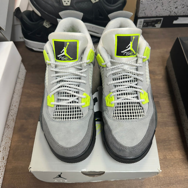 (GS) Neon 95 Jordan 4 (USED)