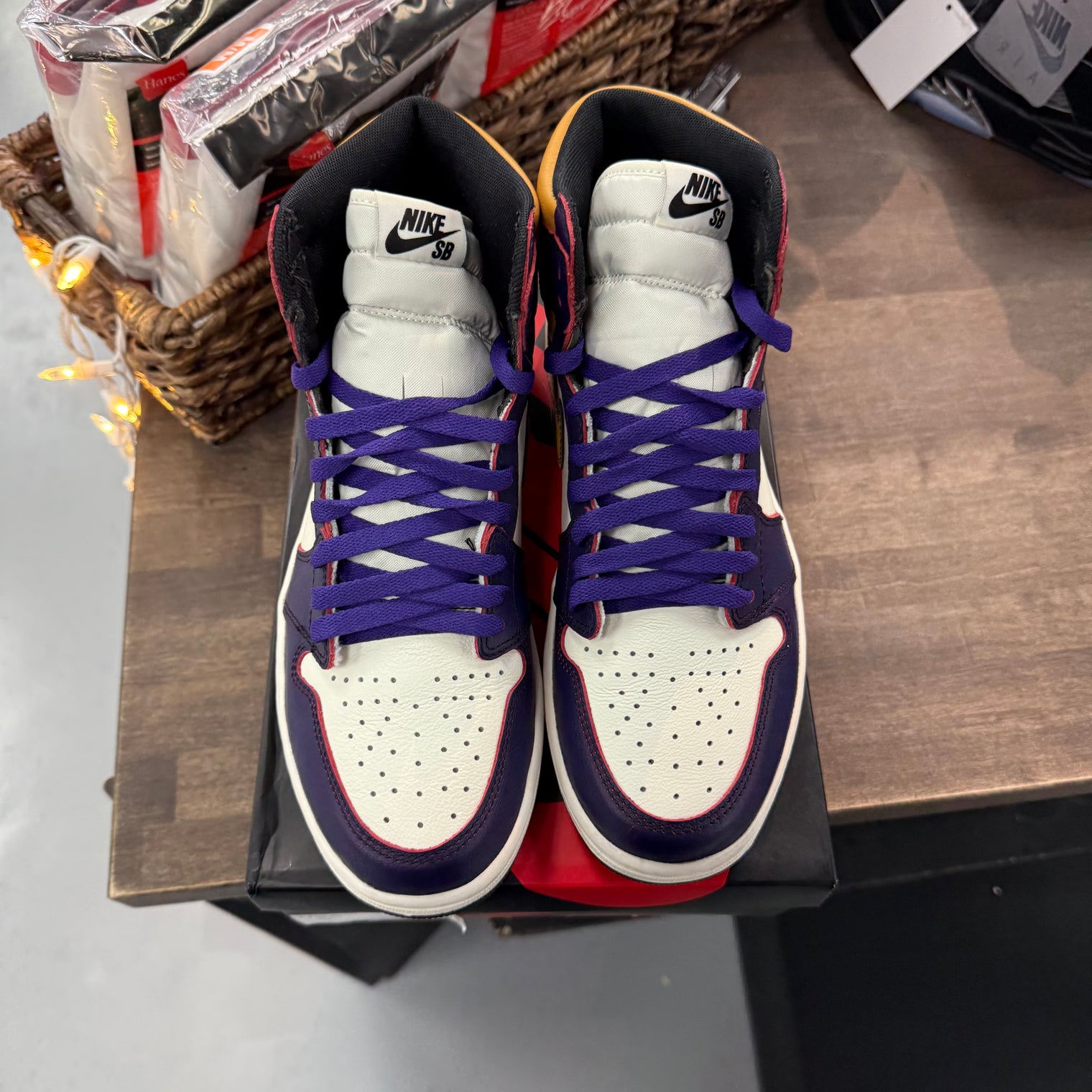 LA to Chicago Jordan 1 High Retro Defiant SB (USED)