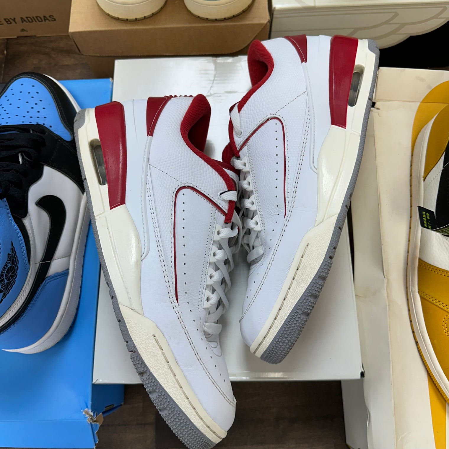 White Varsity Red Jordan 2/3 (USED)