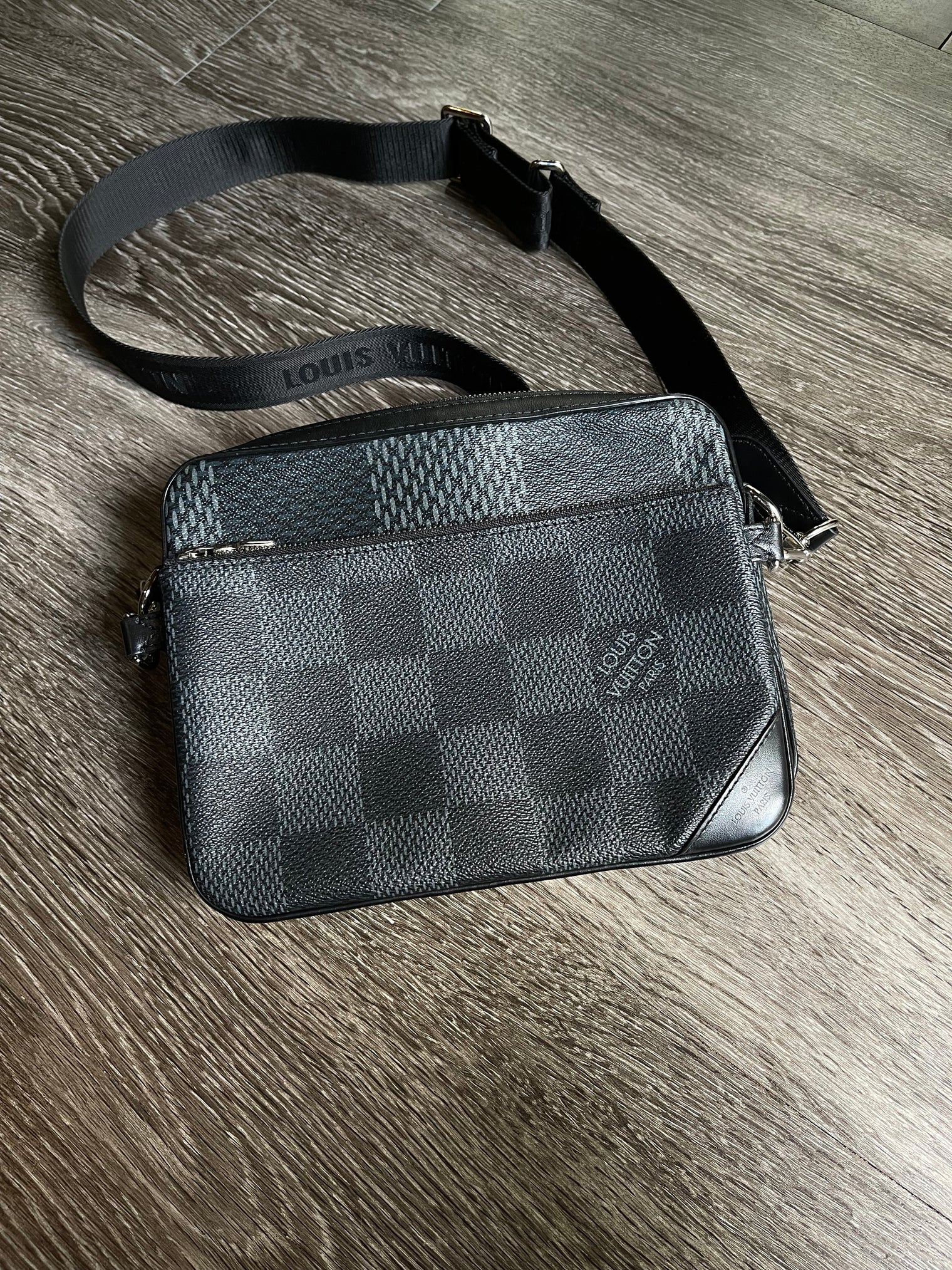 Louis Vuitton Damier Trio Bag (USED)