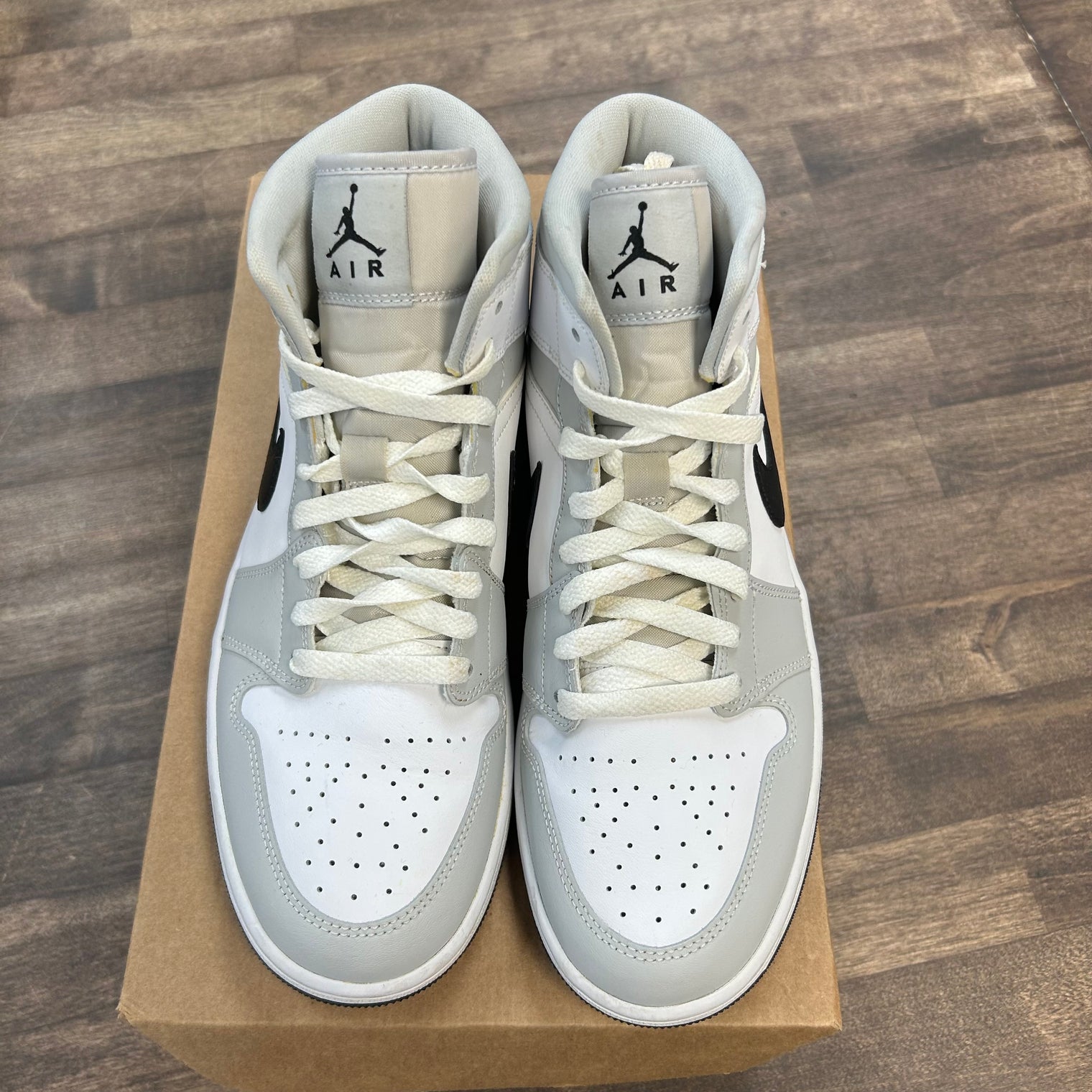 Light Smoke Grey Jordan 1 Mid (W) (USED, No Box)