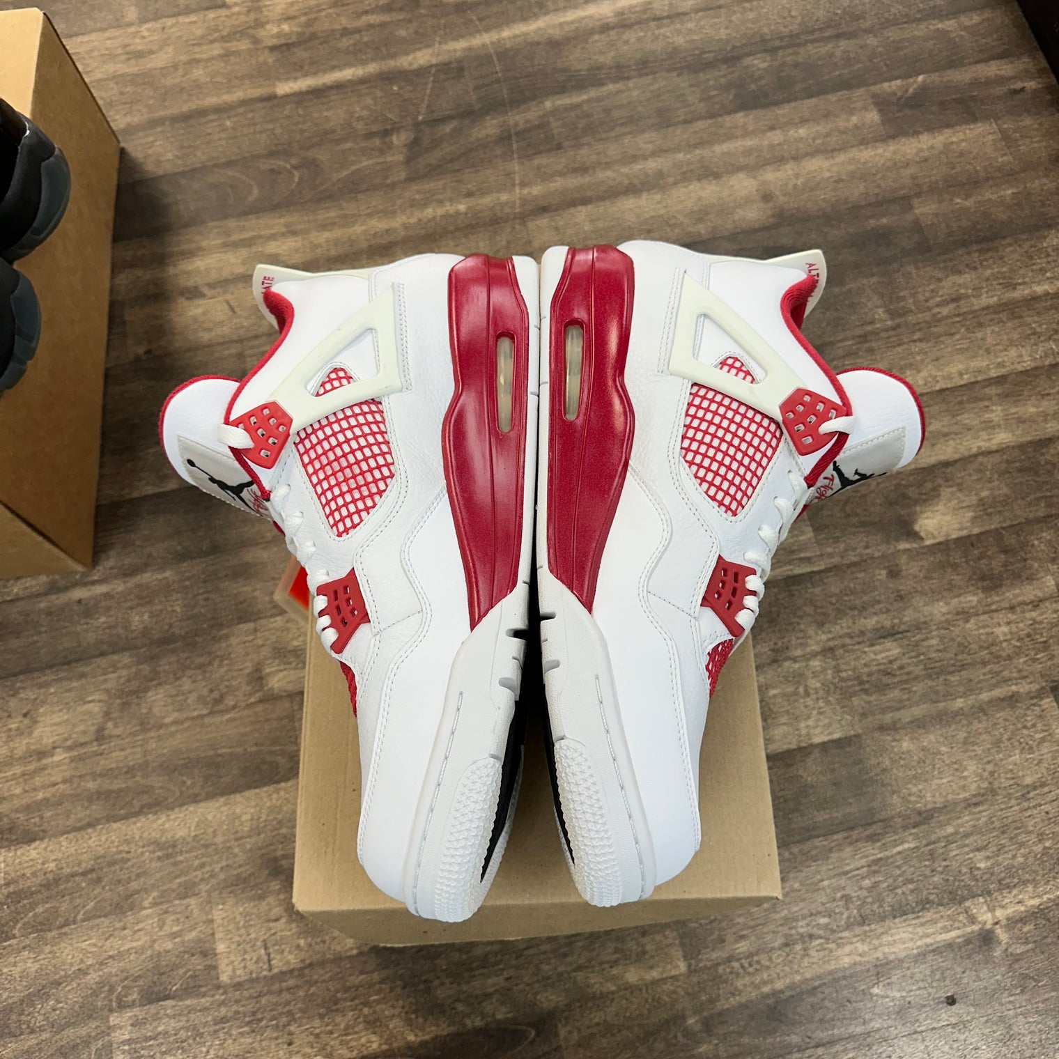Alternate 89 Jordan 4 Retro (USED, No Box)