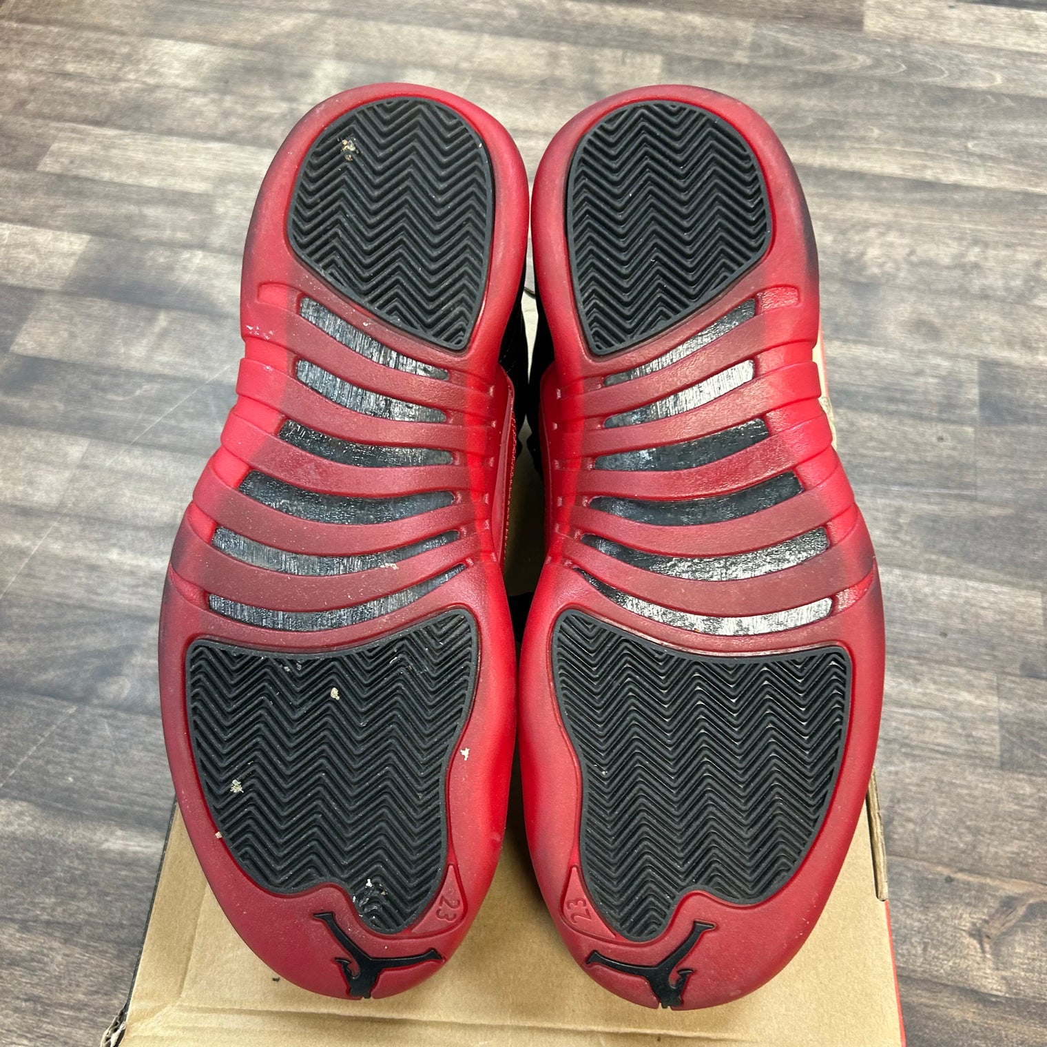 Flu Game Jordan 12 Retro (2016) (USED)