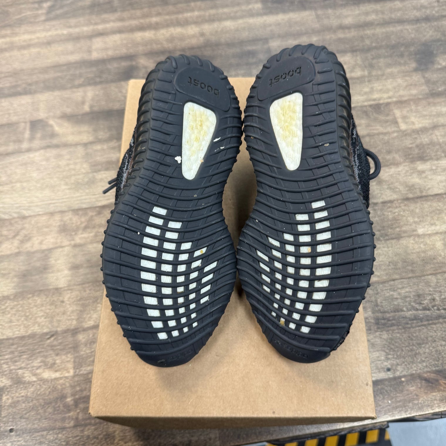 MX Rock adidas Yeezy Boost 350 V2 (USED,No Box)