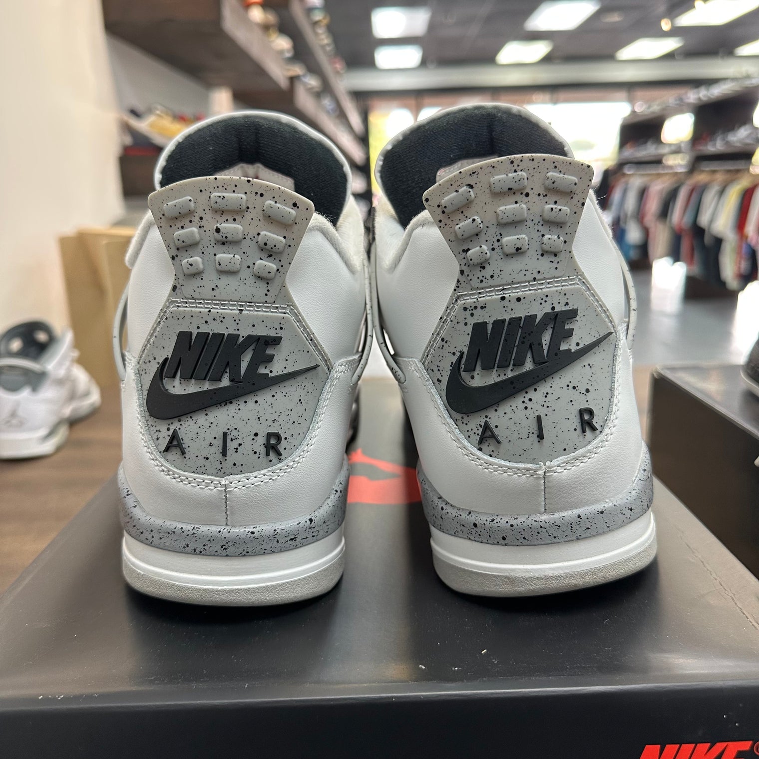 White Cement Jordan 4 (2025) (USED)