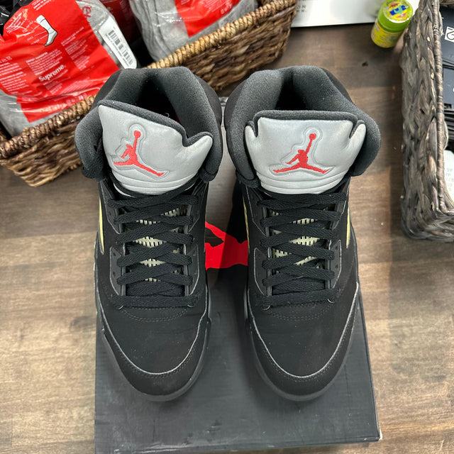 Black Metallic Jordan 5 (2016) (USED)