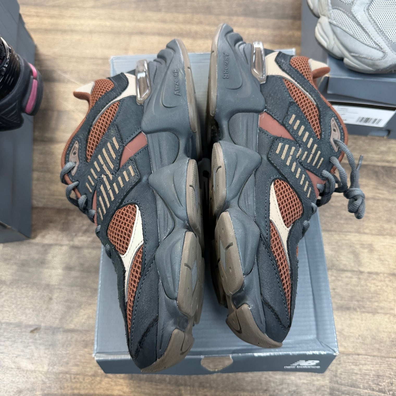 Phantom Rich Oak New Balance 9060 (USED)