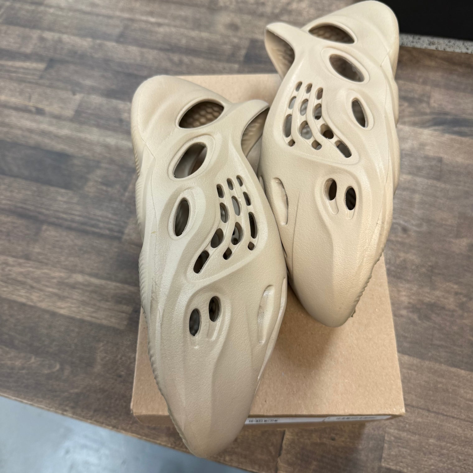 Mist Yeezy Foam RNNR (USED)