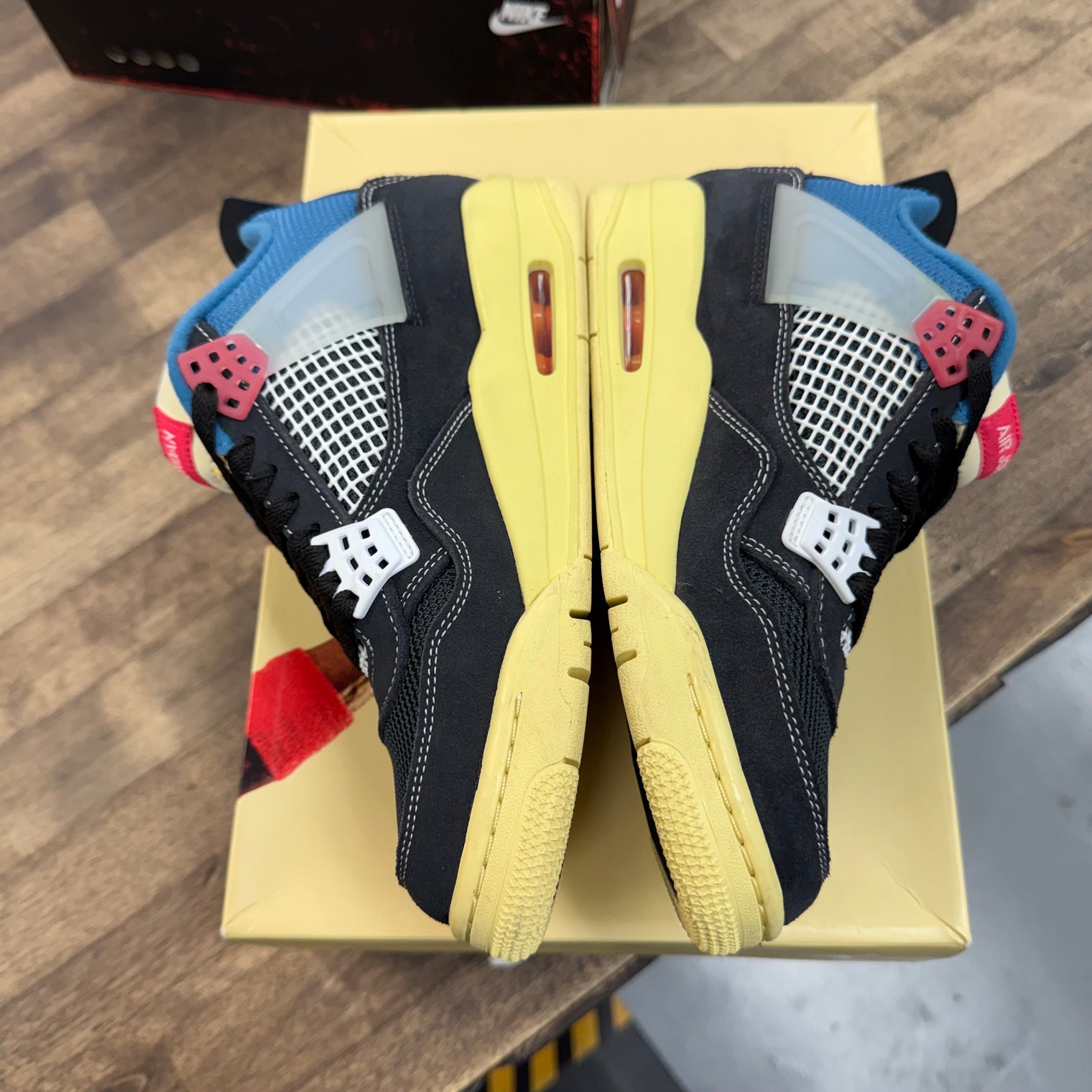 Jordan 4 Retro Union Off Noir (US 7) (USED)